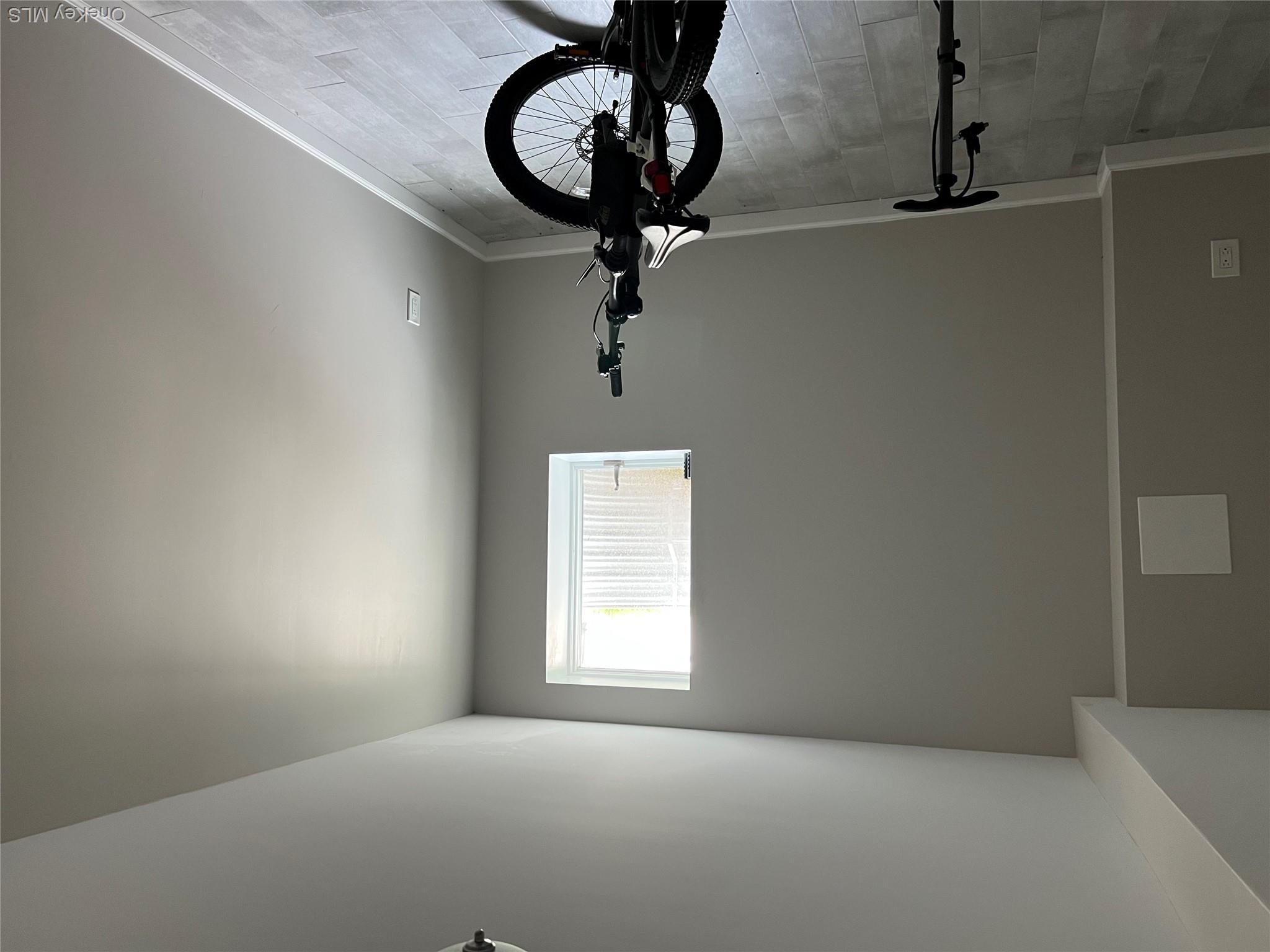 445 Albany Avenue — photo 12