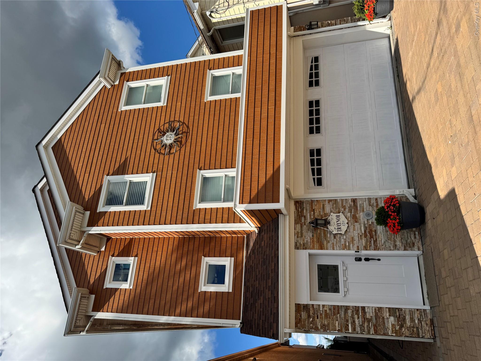 839 Park Avenue, Long Beach