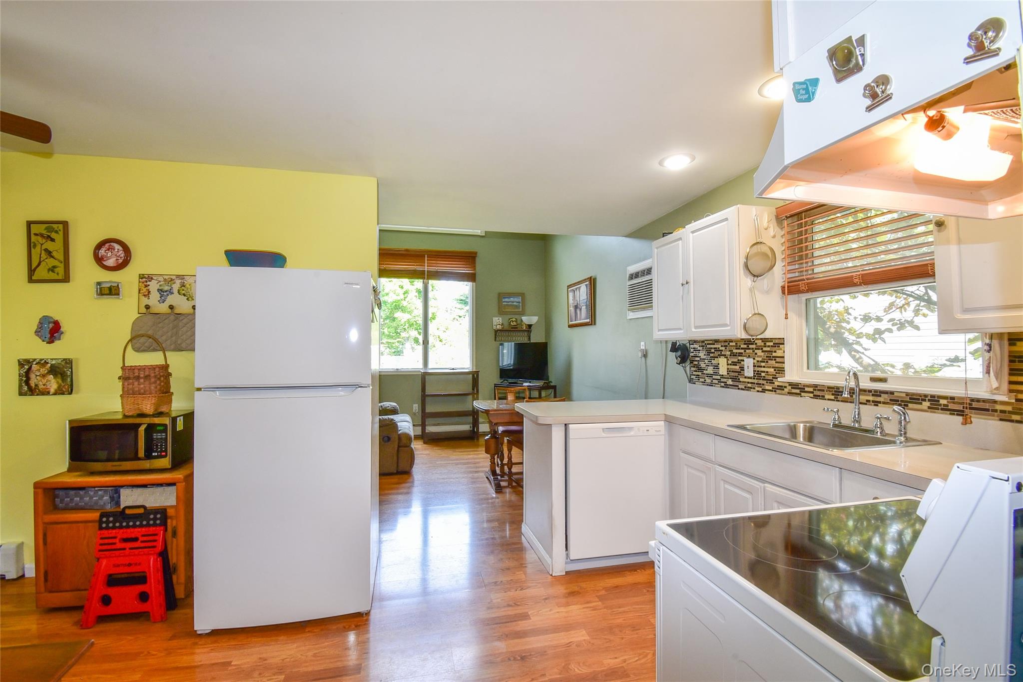 38 Montauk Road — photo 4