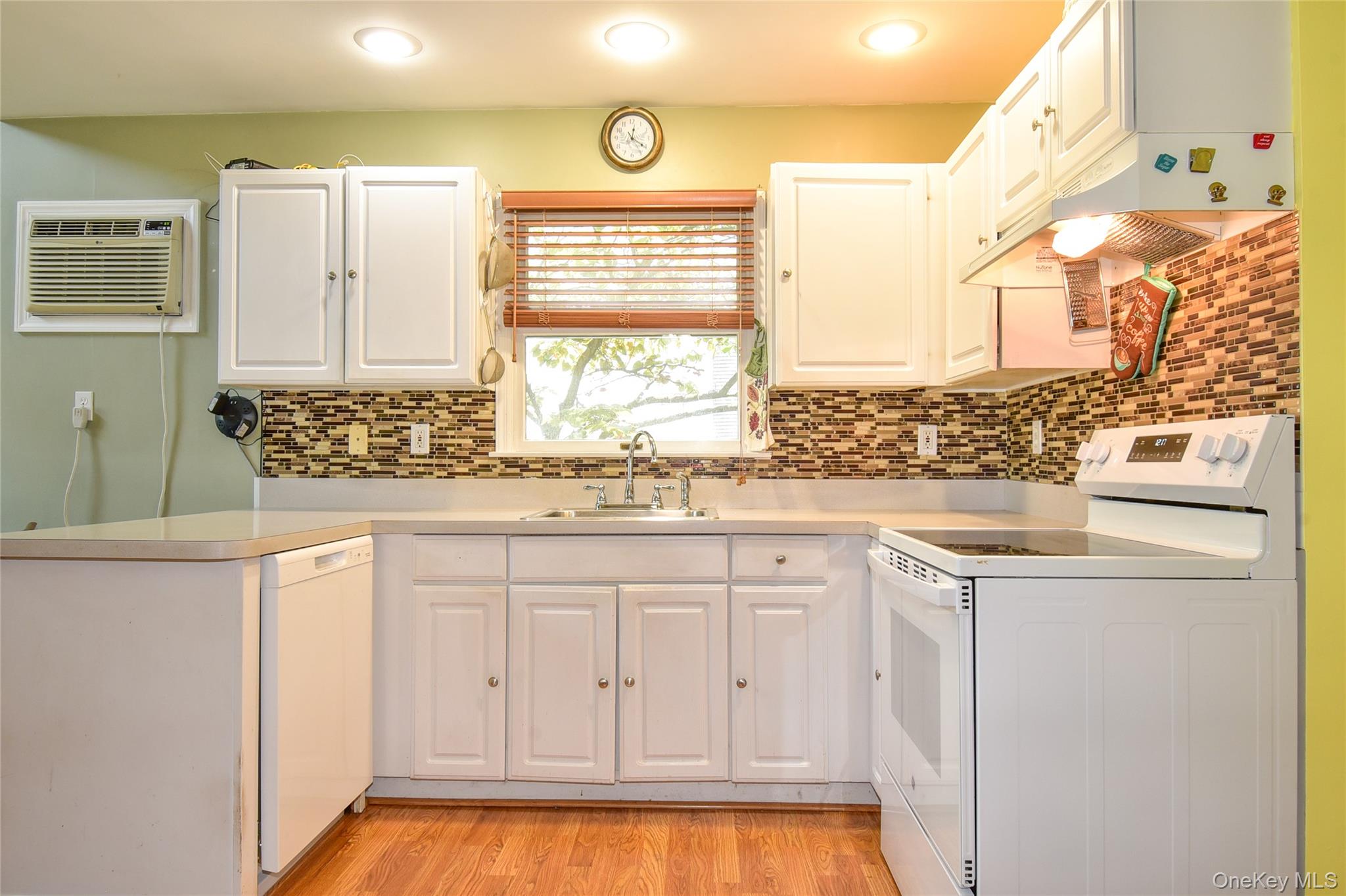 38 Montauk Road — photo 5