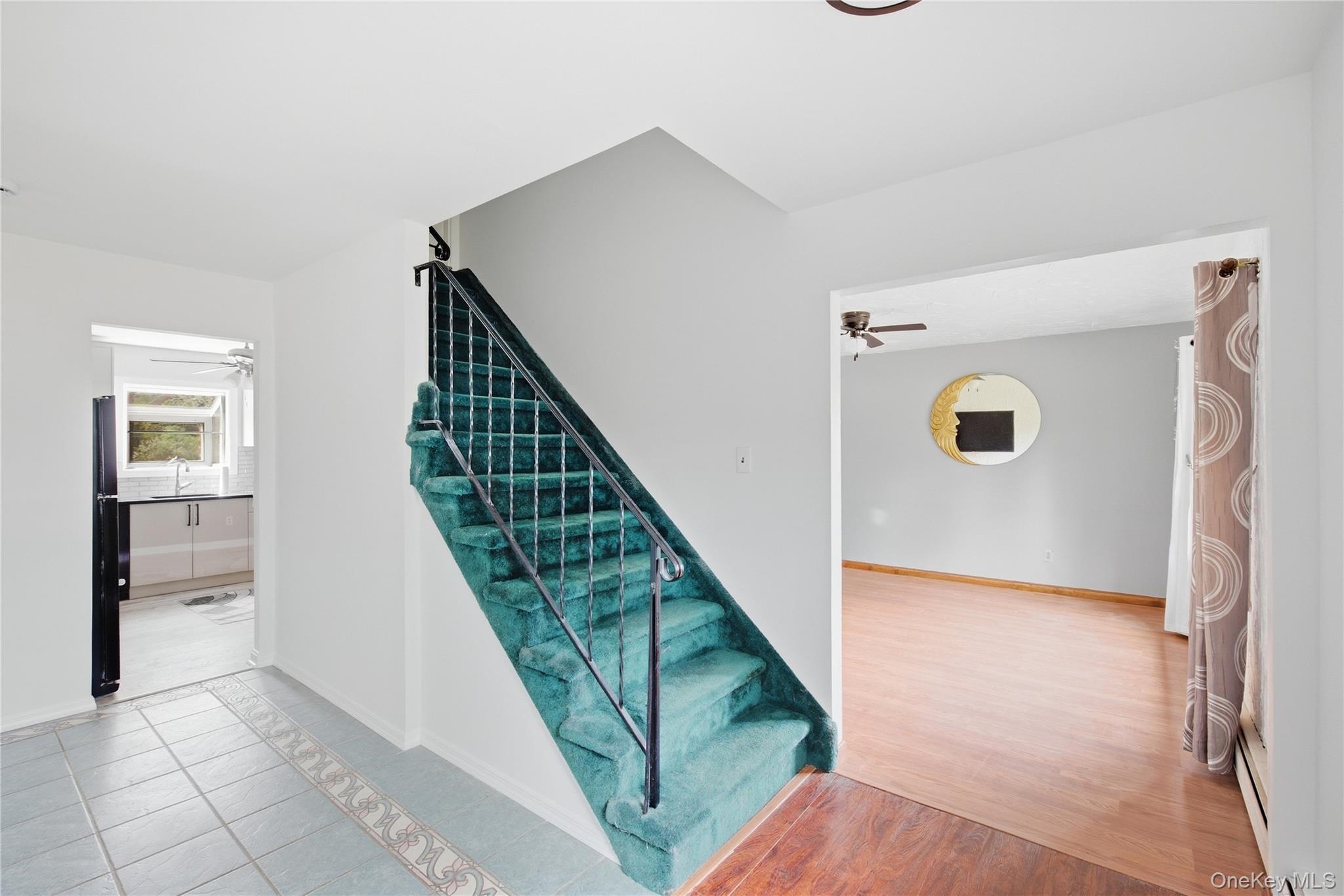 8 Imperial Drive — photo 3