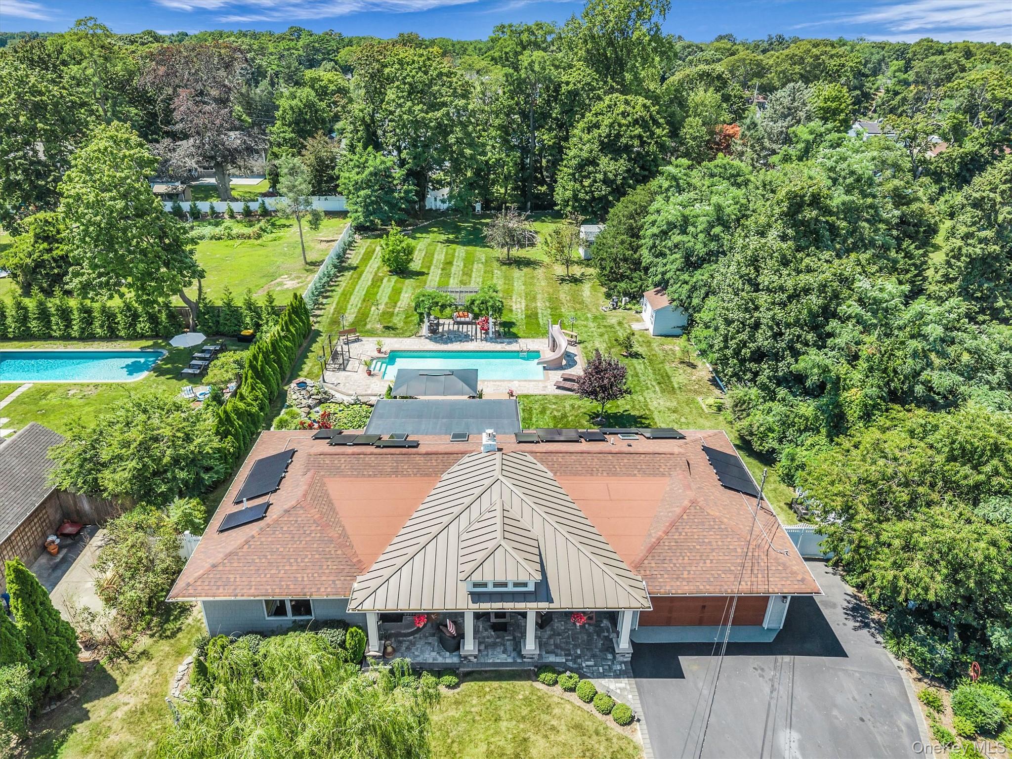 6 Howells Point Road