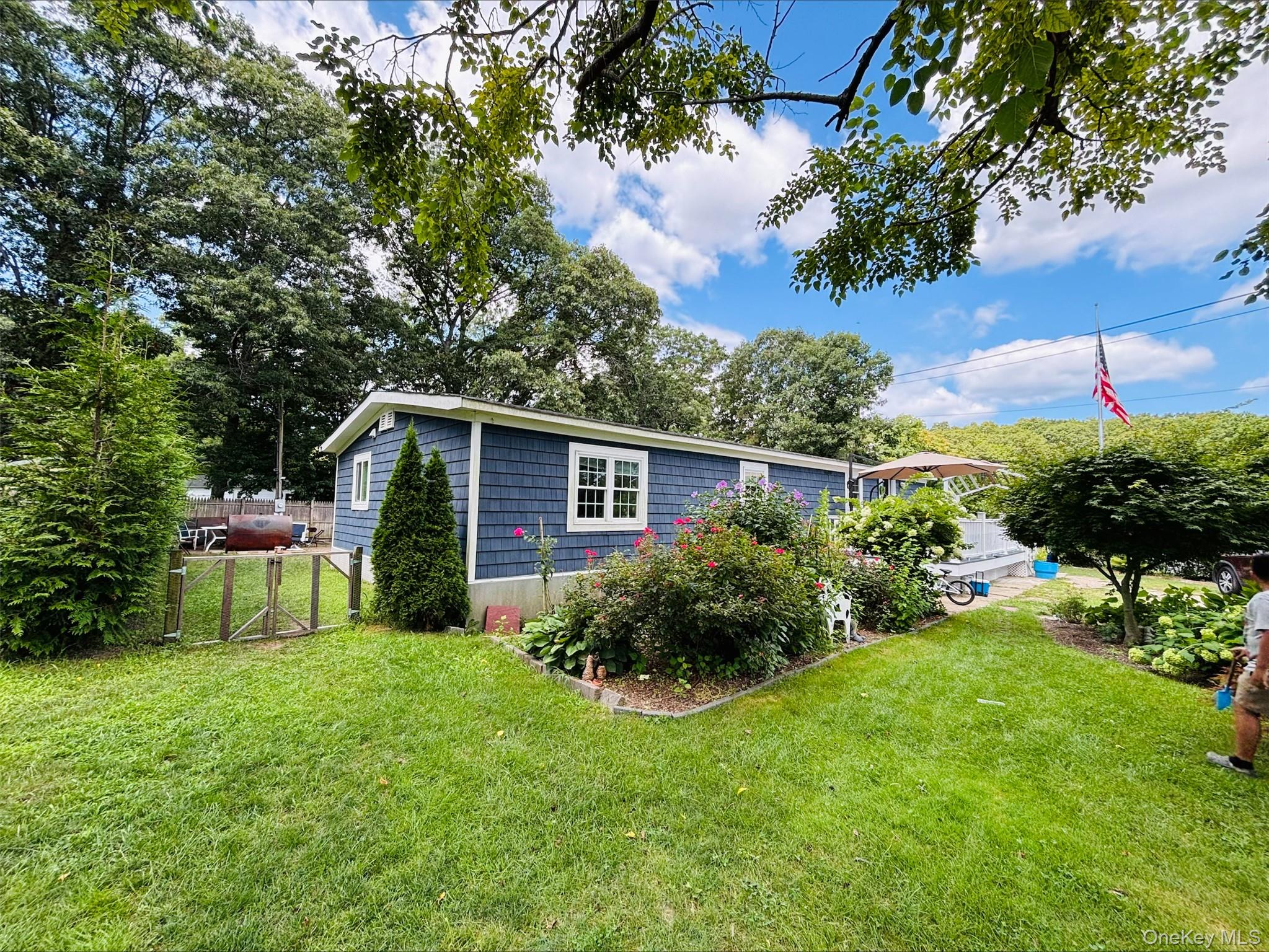 41 Carls Place #41, Riverhead