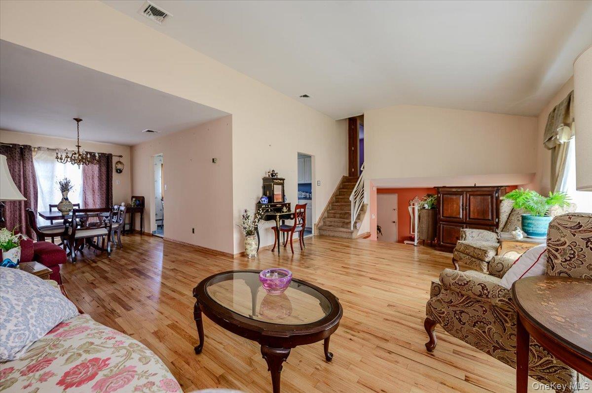 3291 Wolfson Drive — photo 5