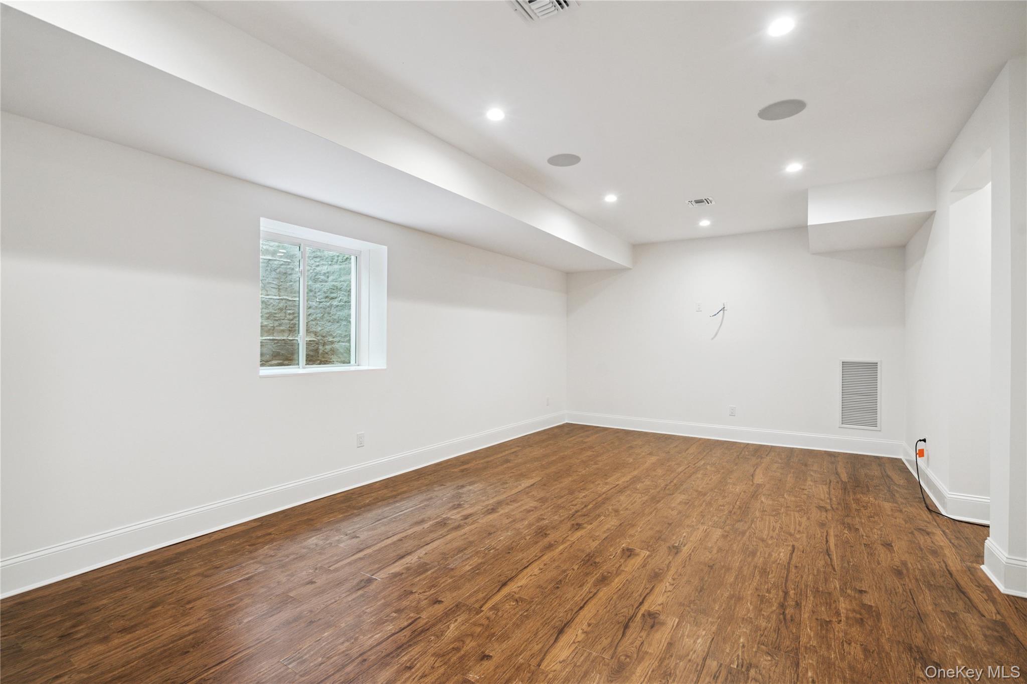 44 Plainview Road — photo 43