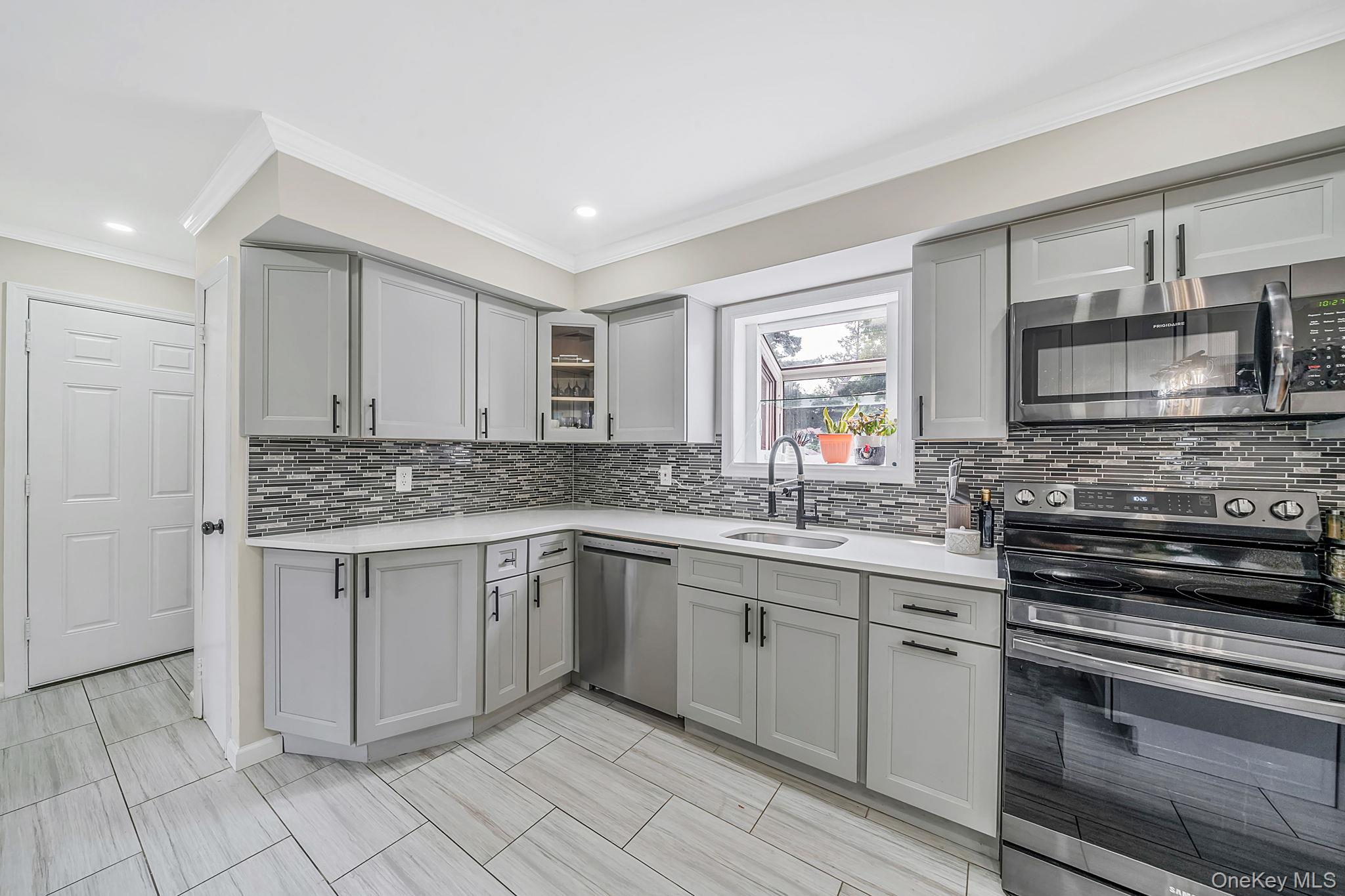 95 Colonial Drive — photo 13