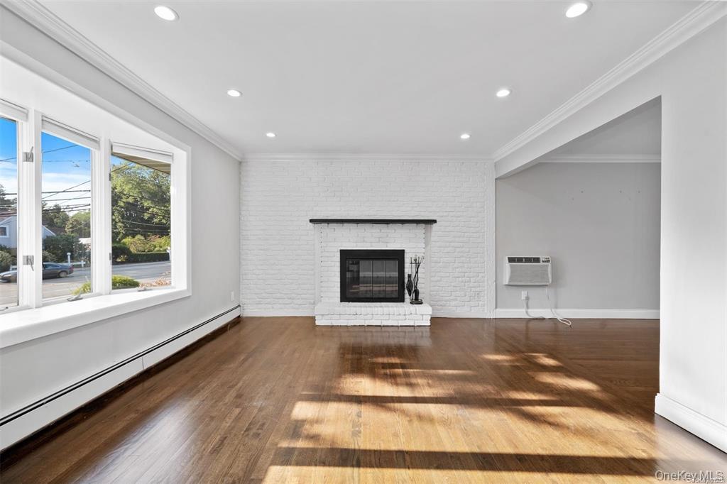228 Oakwood Road, Huntington Station