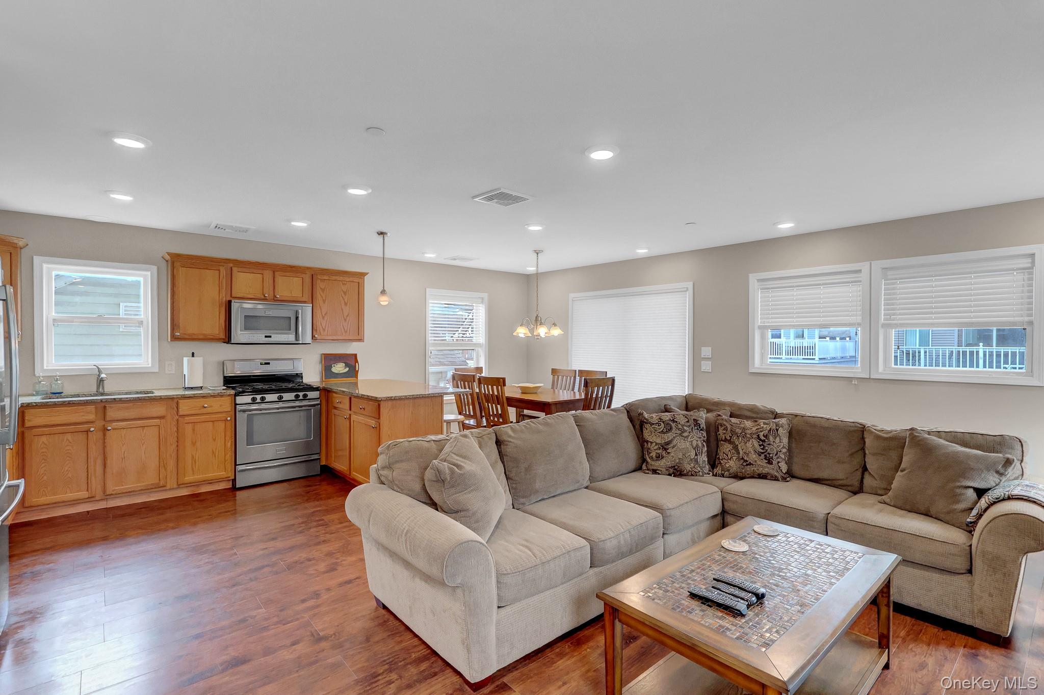 72 Arizona Avenue — photo 11