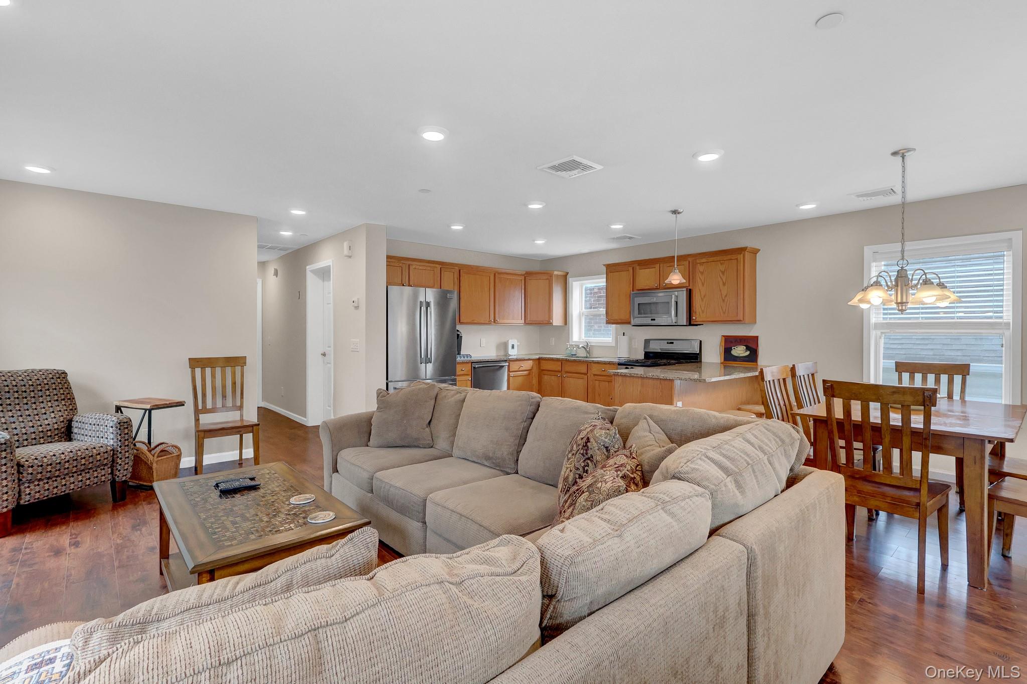 72 Arizona Avenue — photo 6