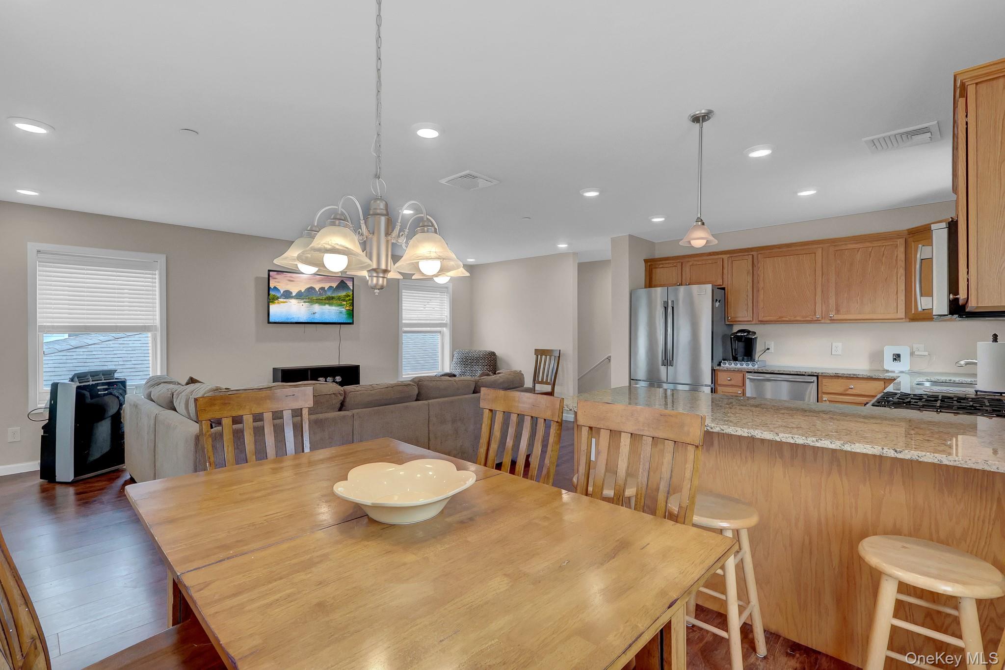 72 Arizona Avenue — photo 8