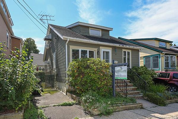 233 8th Avenue