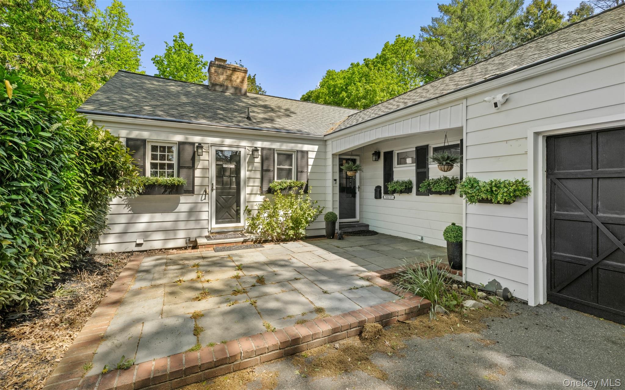 194 Neck Road, Huntington