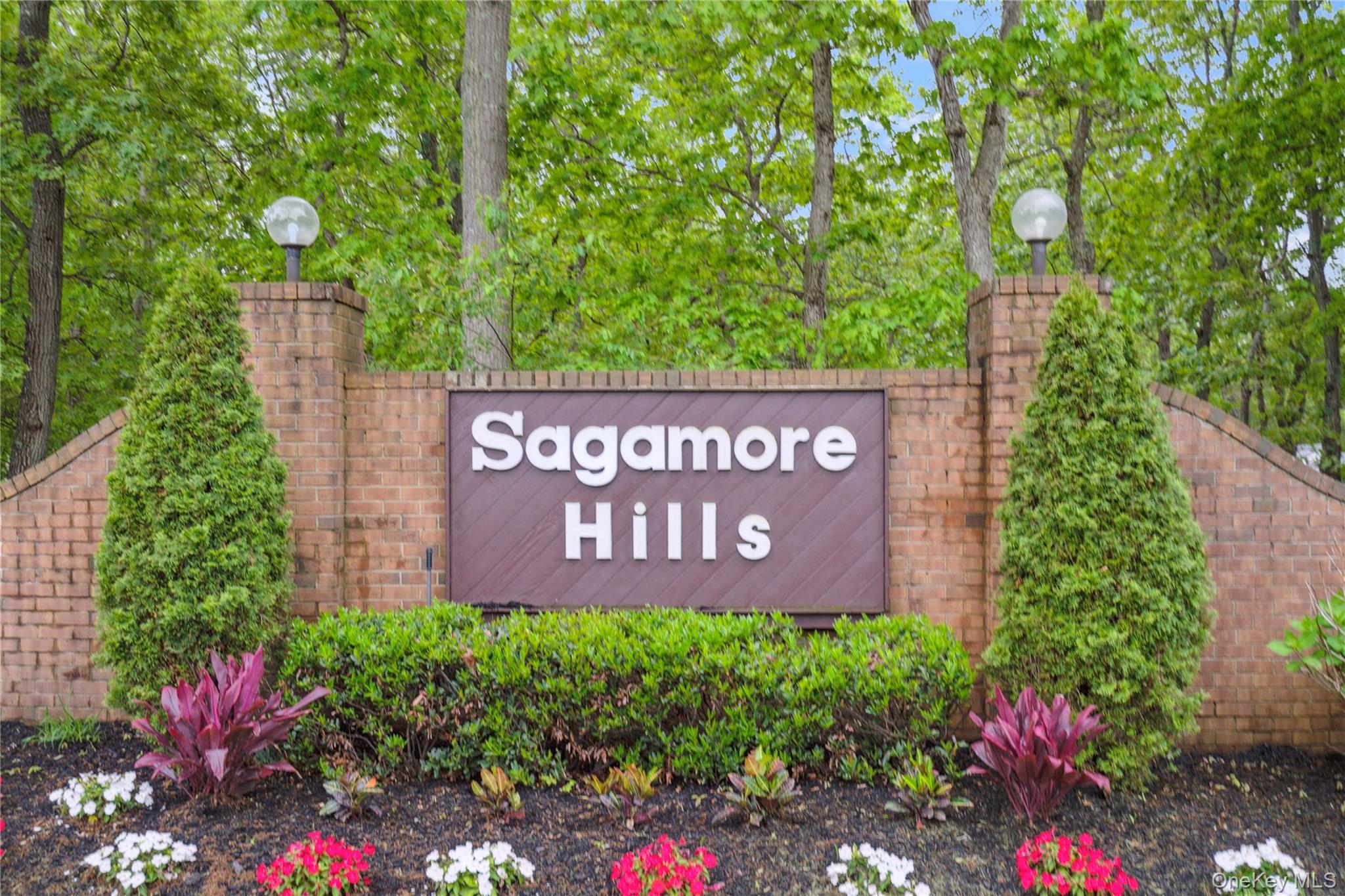 221 Sagamore Hills Drive #221, Port Jefferson Station