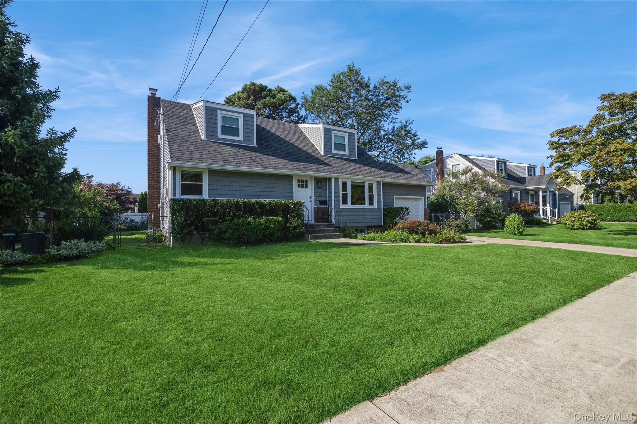 216 Hawthorne Street — photo 2