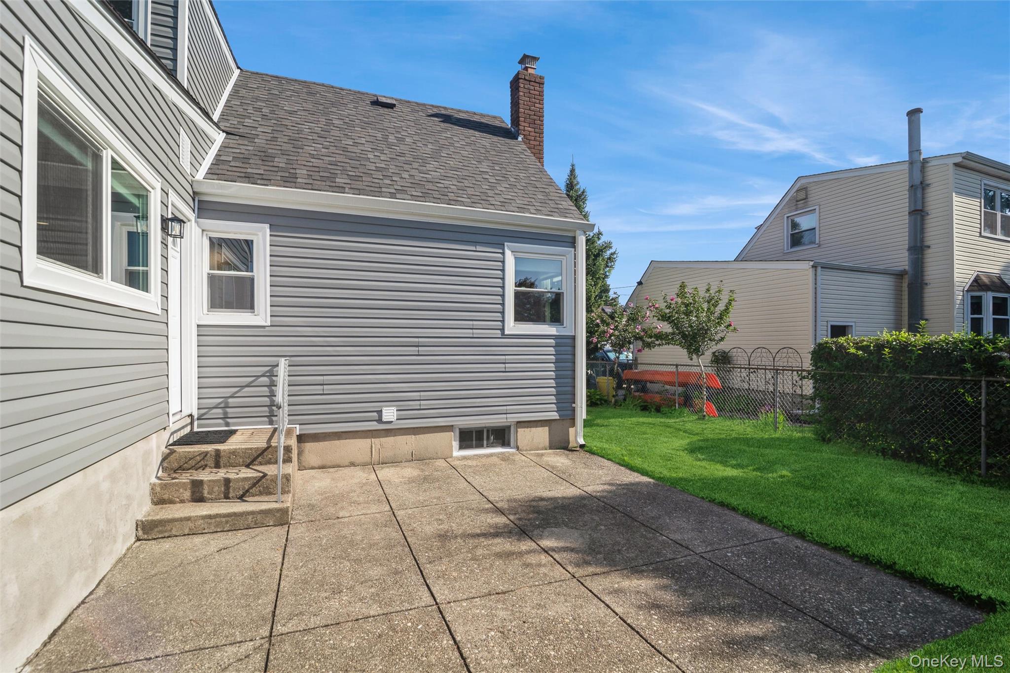 216 Hawthorne Street — photo 34