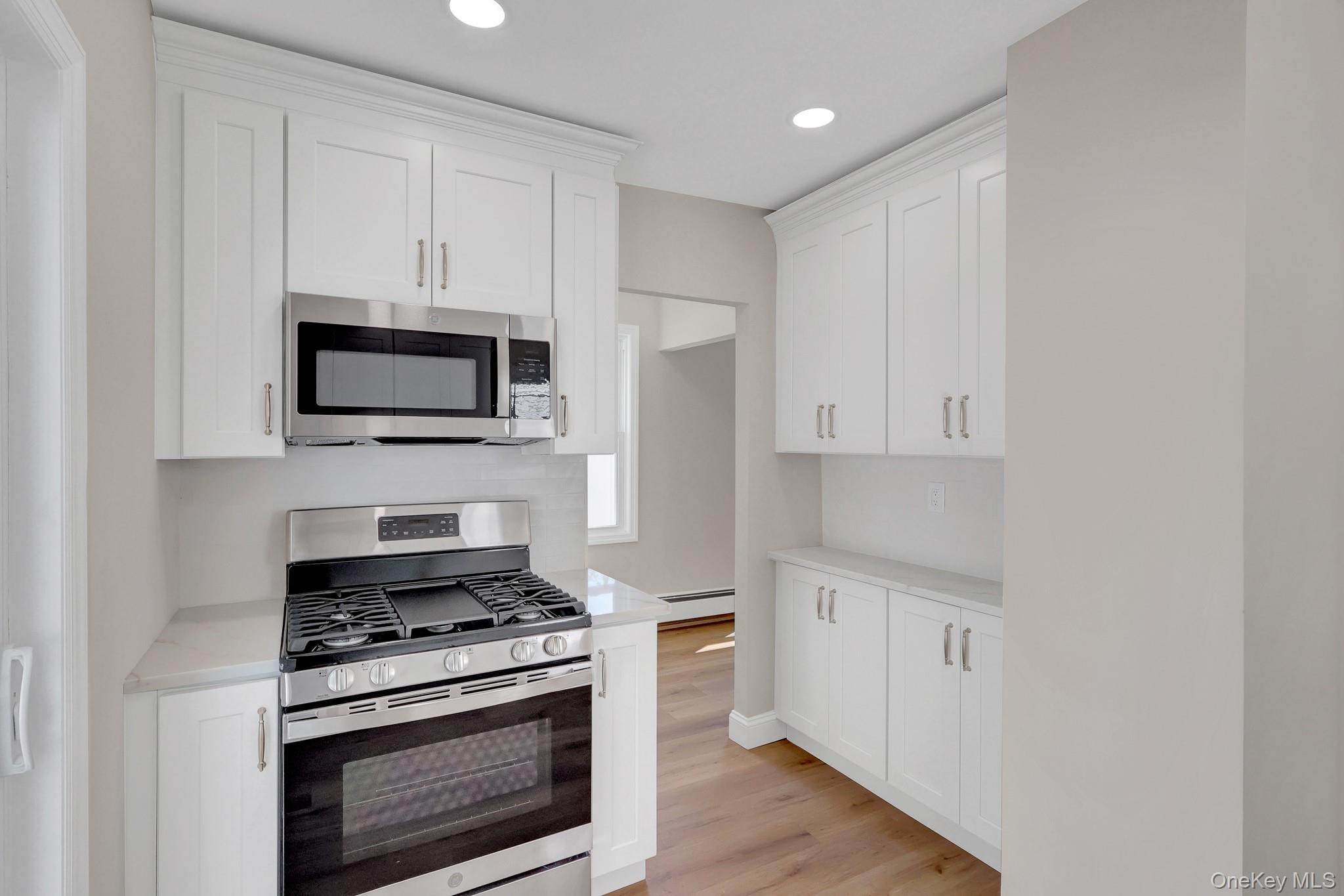 15 Stratford Avenue — photo 12