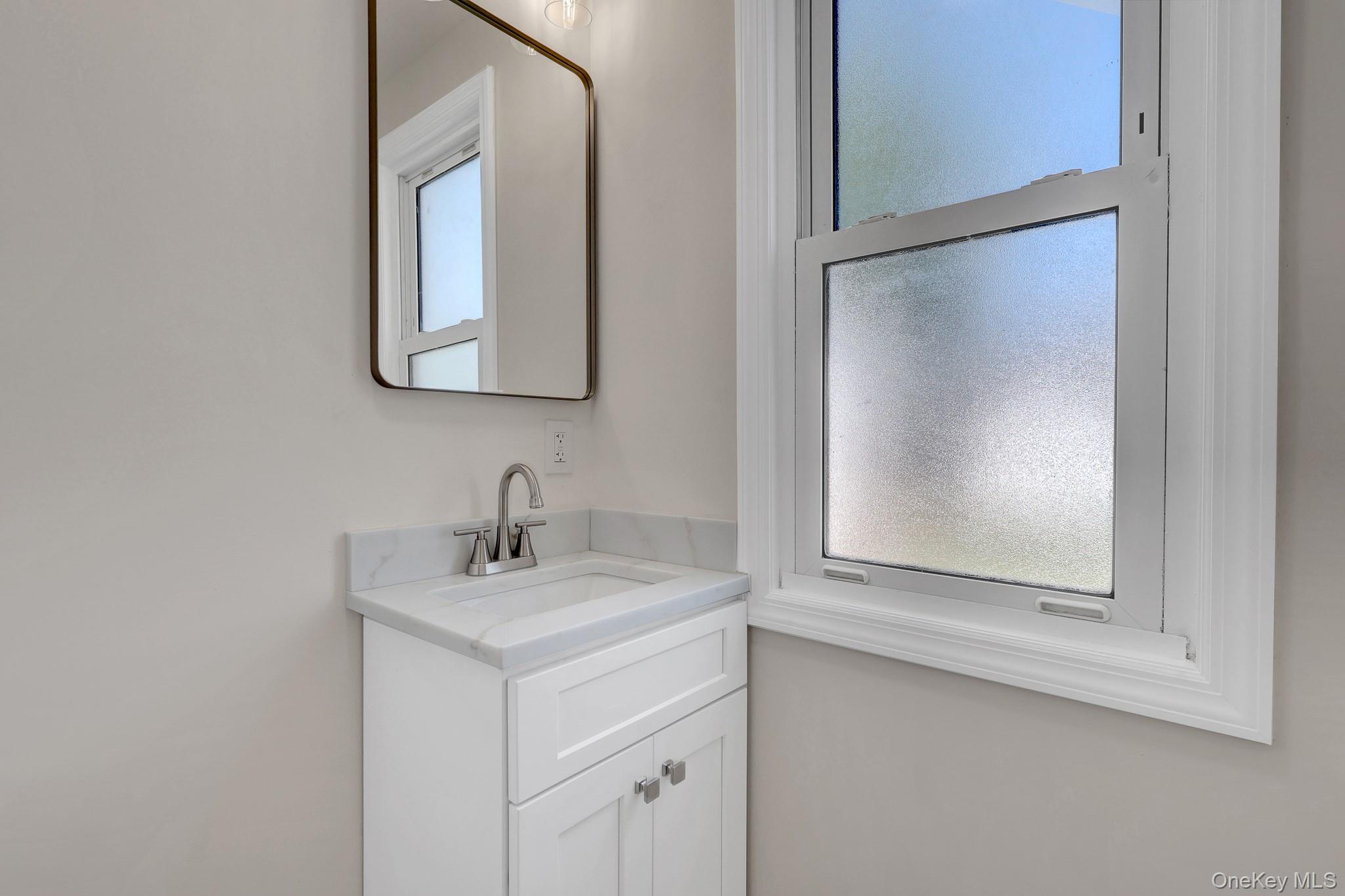 15 Stratford Avenue — photo 14