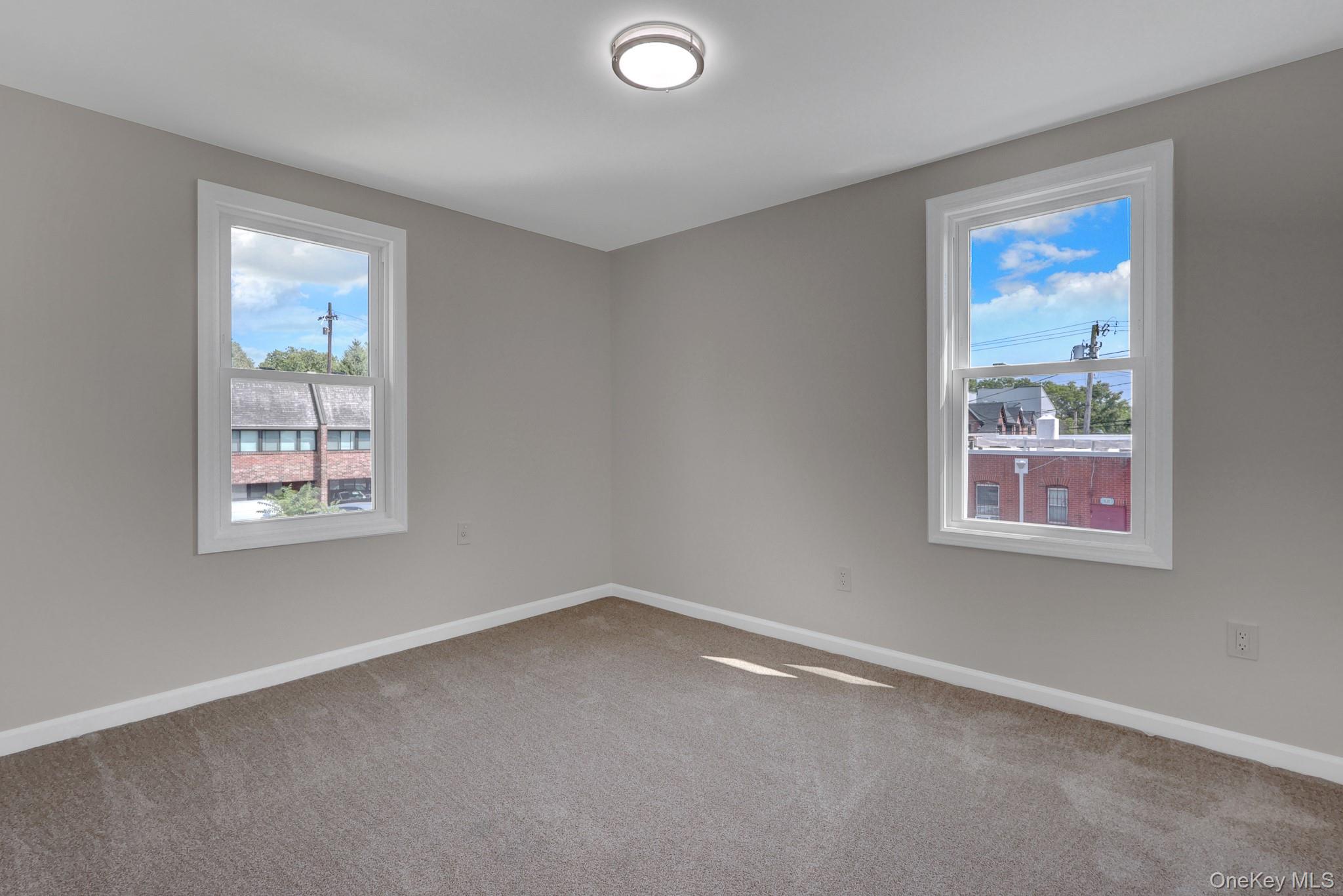 15 Stratford Avenue — photo 17