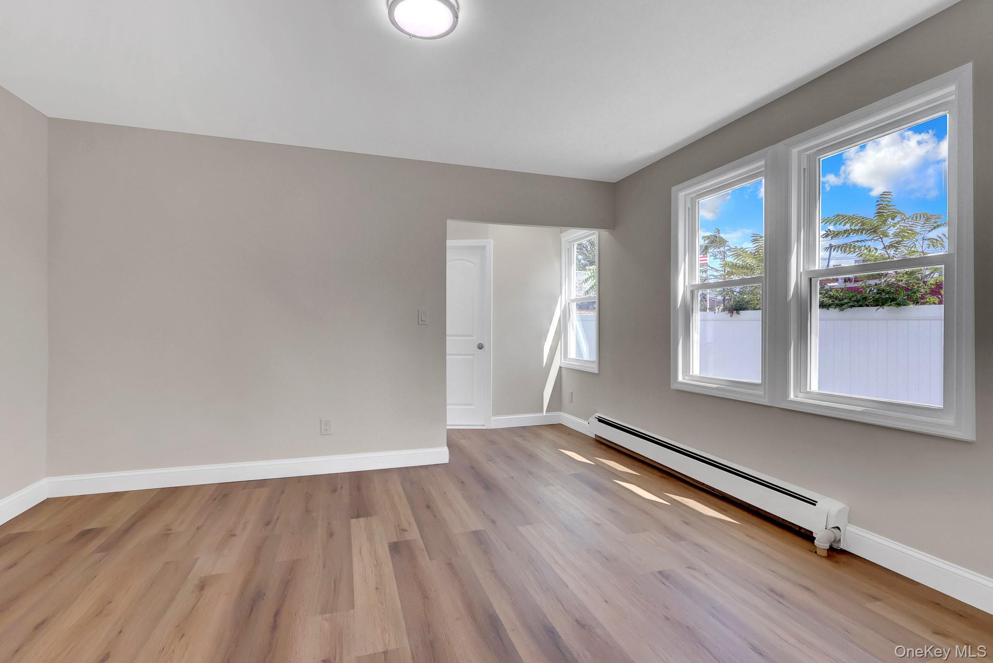 15 Stratford Avenue — photo 8