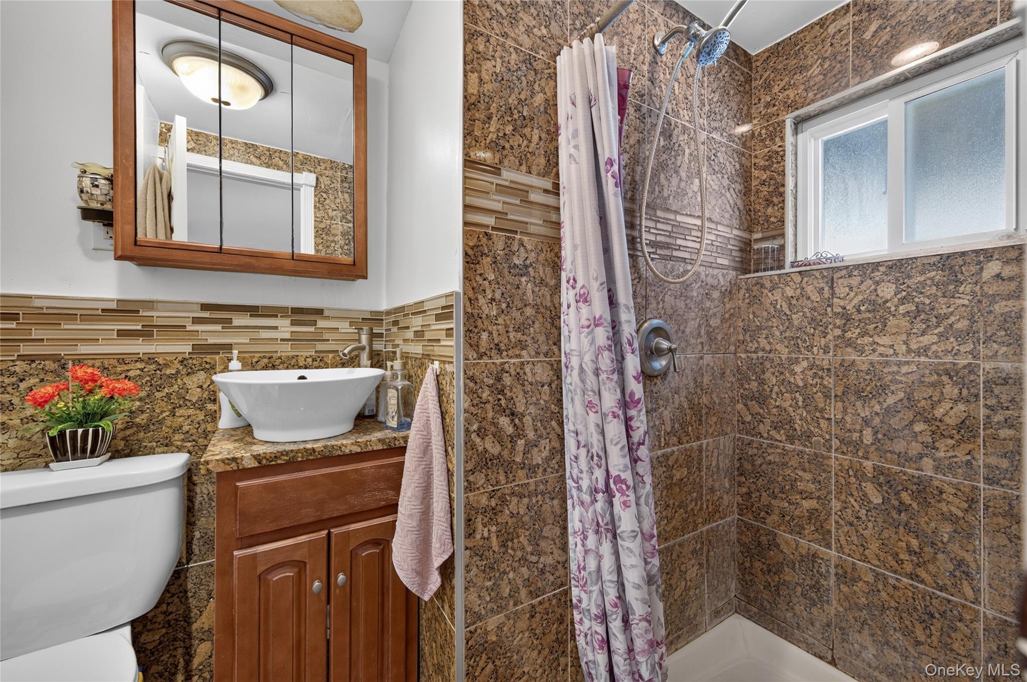 103 Motor Avenue — photo 14