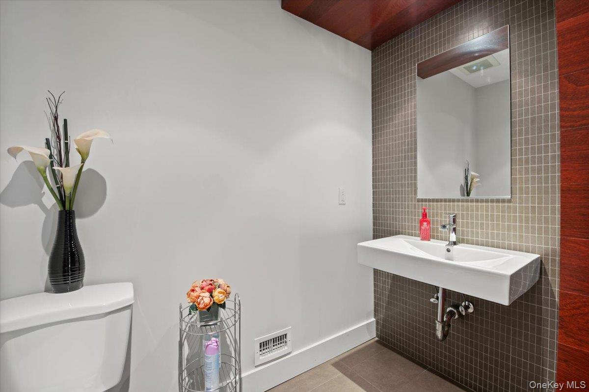 97 Pine Hollow Road — photo 11