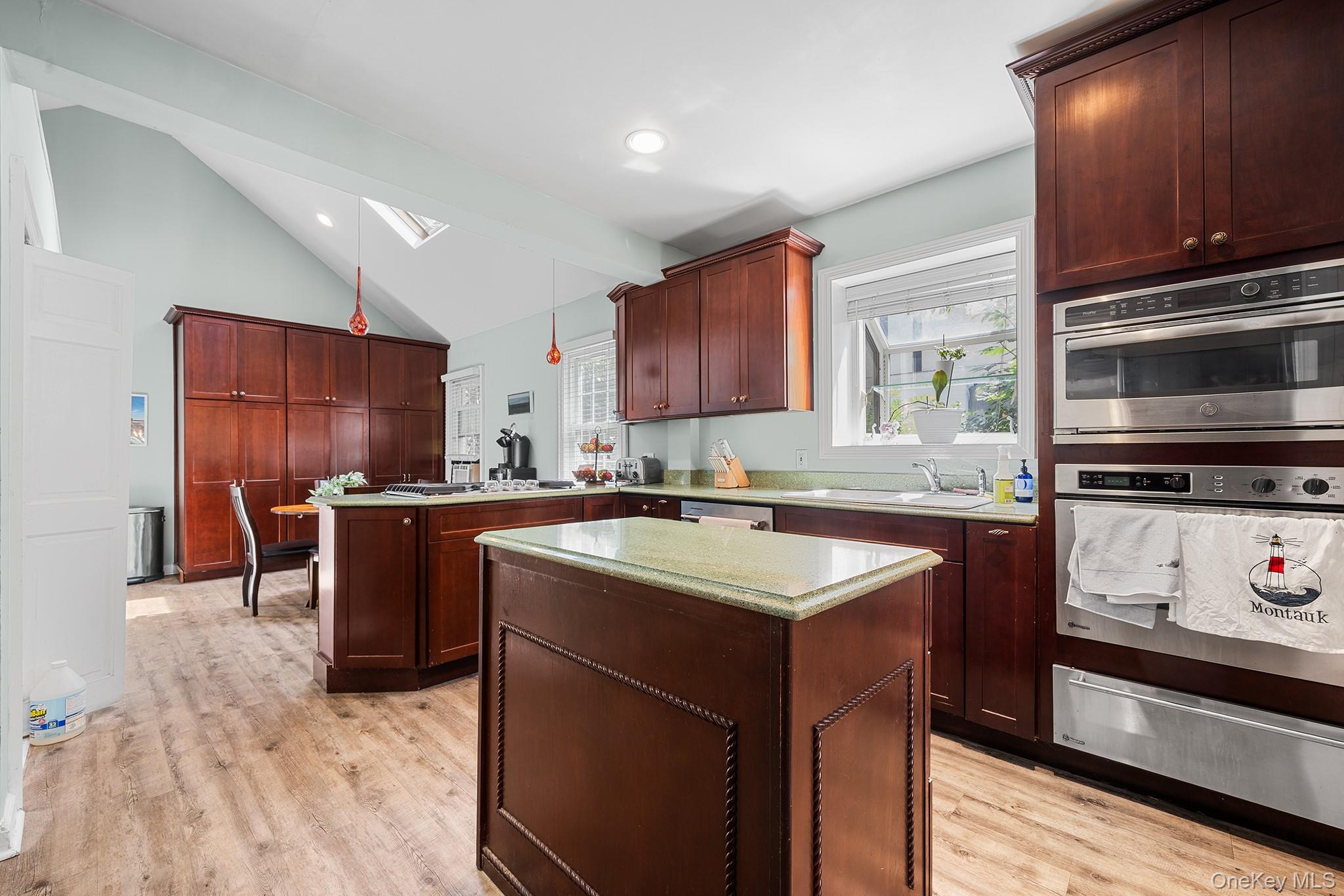 3 Demott Avenue — photo 14