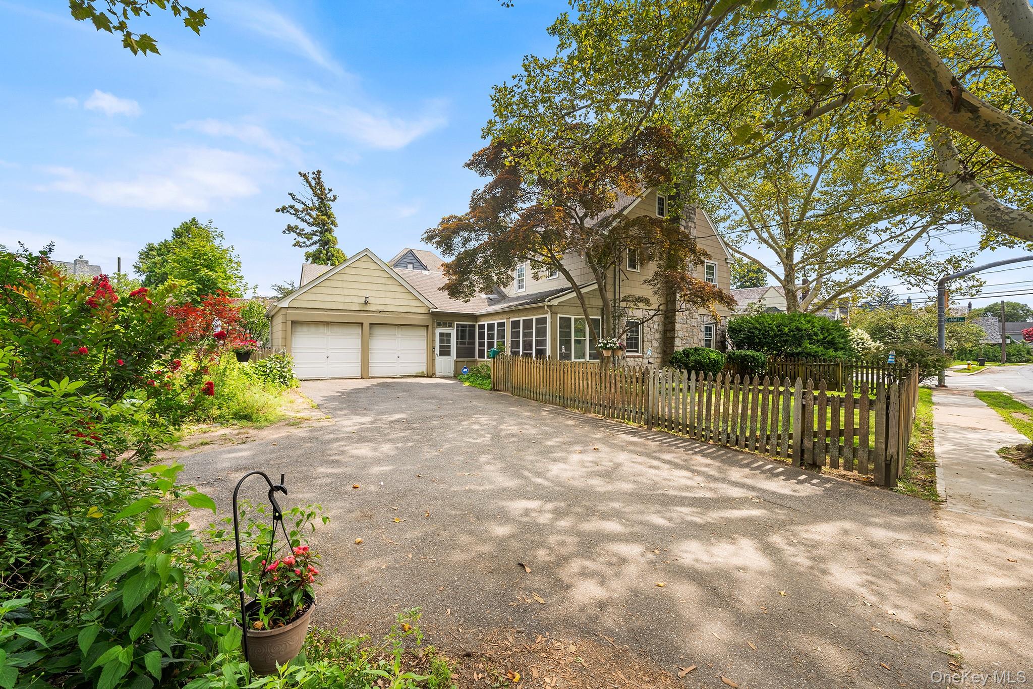3 Demott Avenue — photo 30