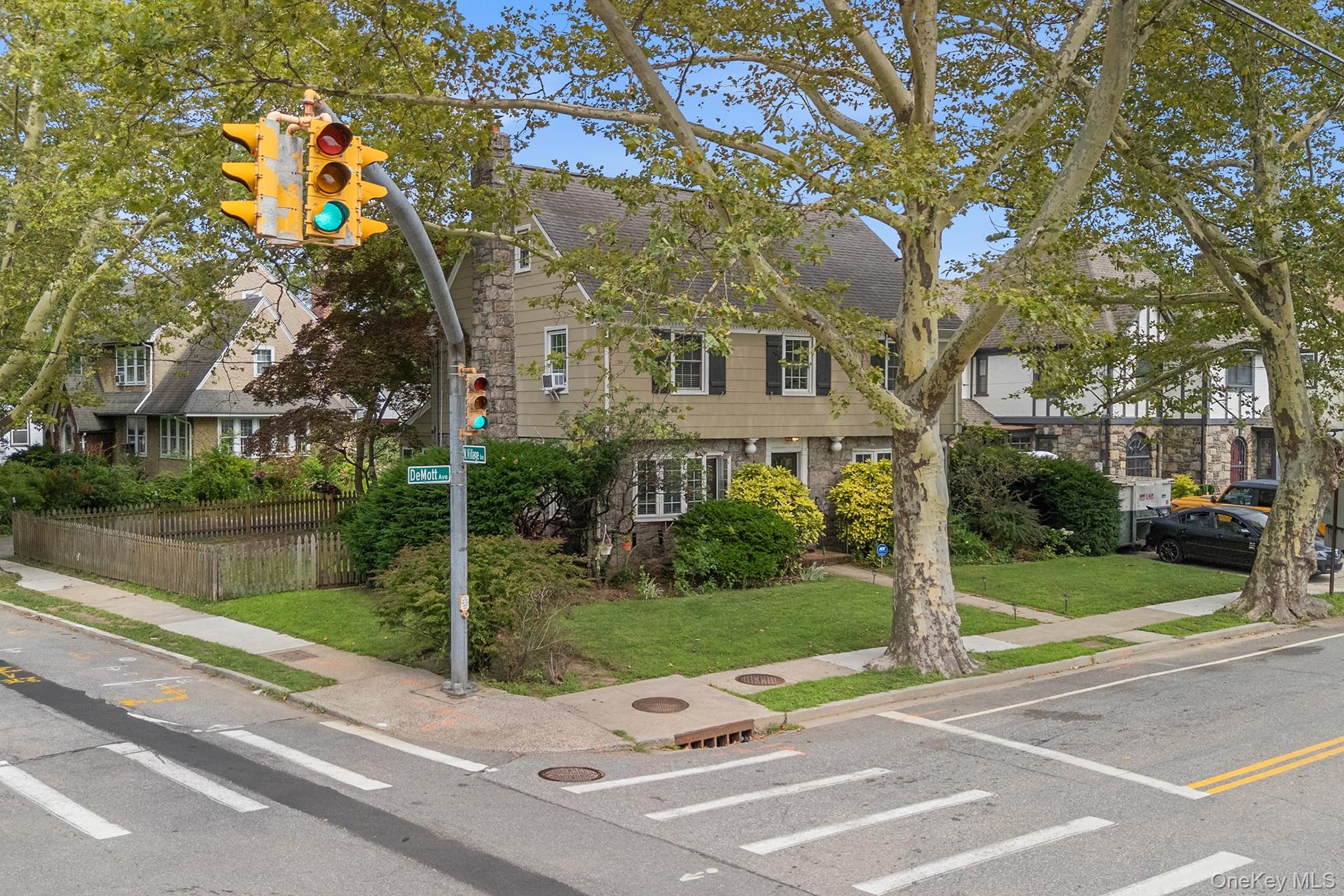 3 Demott Avenue — photo 4