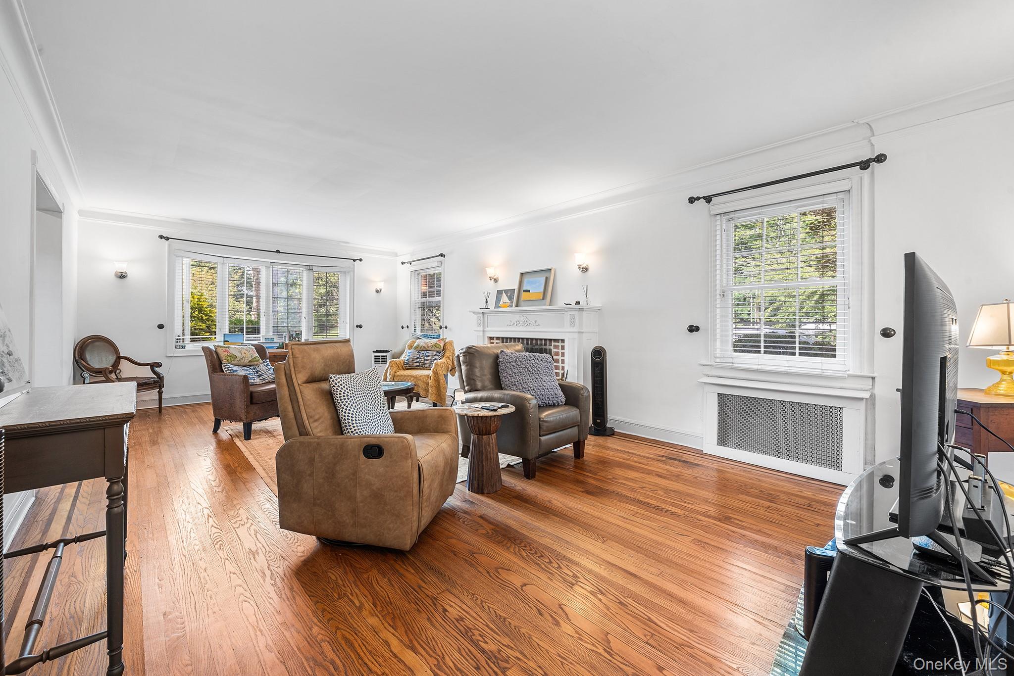 3 Demott Avenue — photo 10