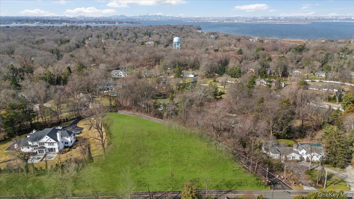 36 Cow Neck Road — photo 15