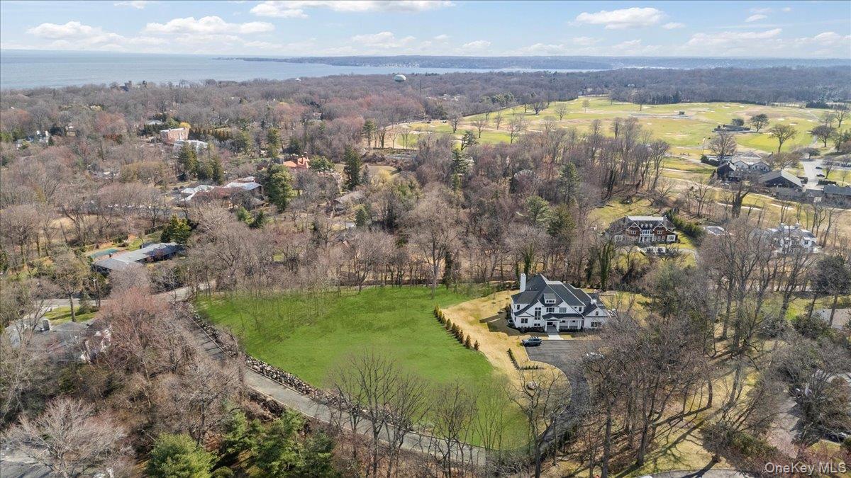 36 Cow Neck Road — photo 16