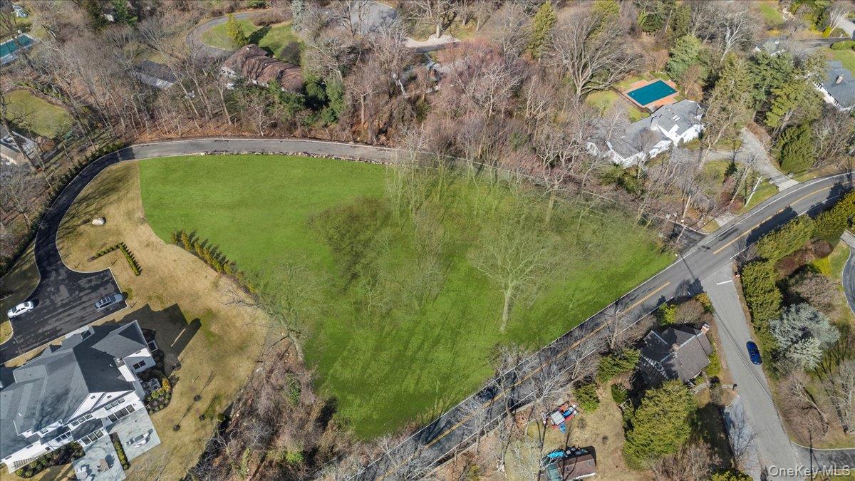 36 Cow Neck Road — photo 5