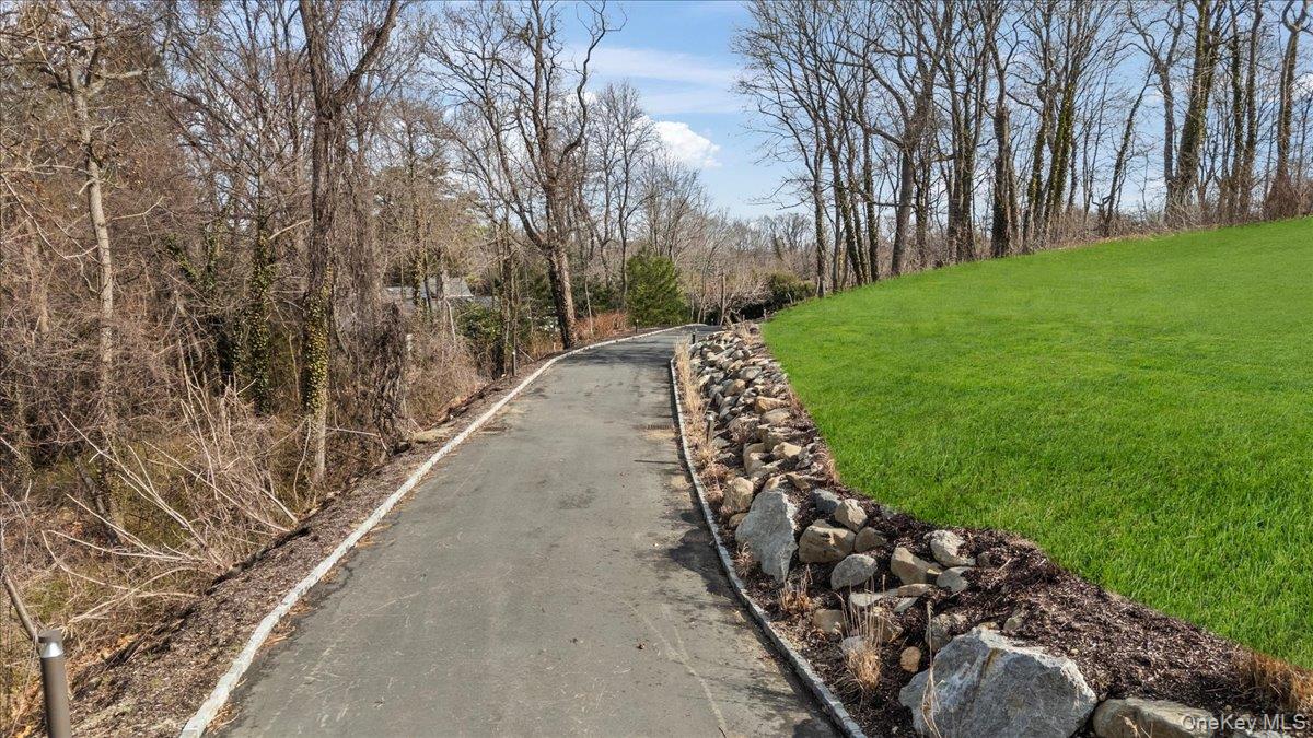 36 Cow Neck Road — photo 9