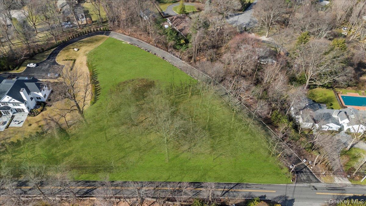 36 Cow Neck Road, Sands Point