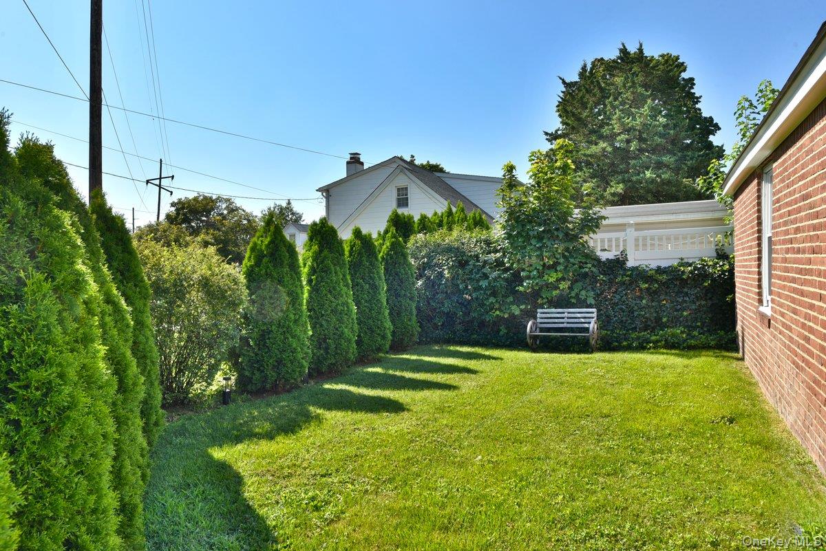 93 Gilmore Boulevard — photo 17