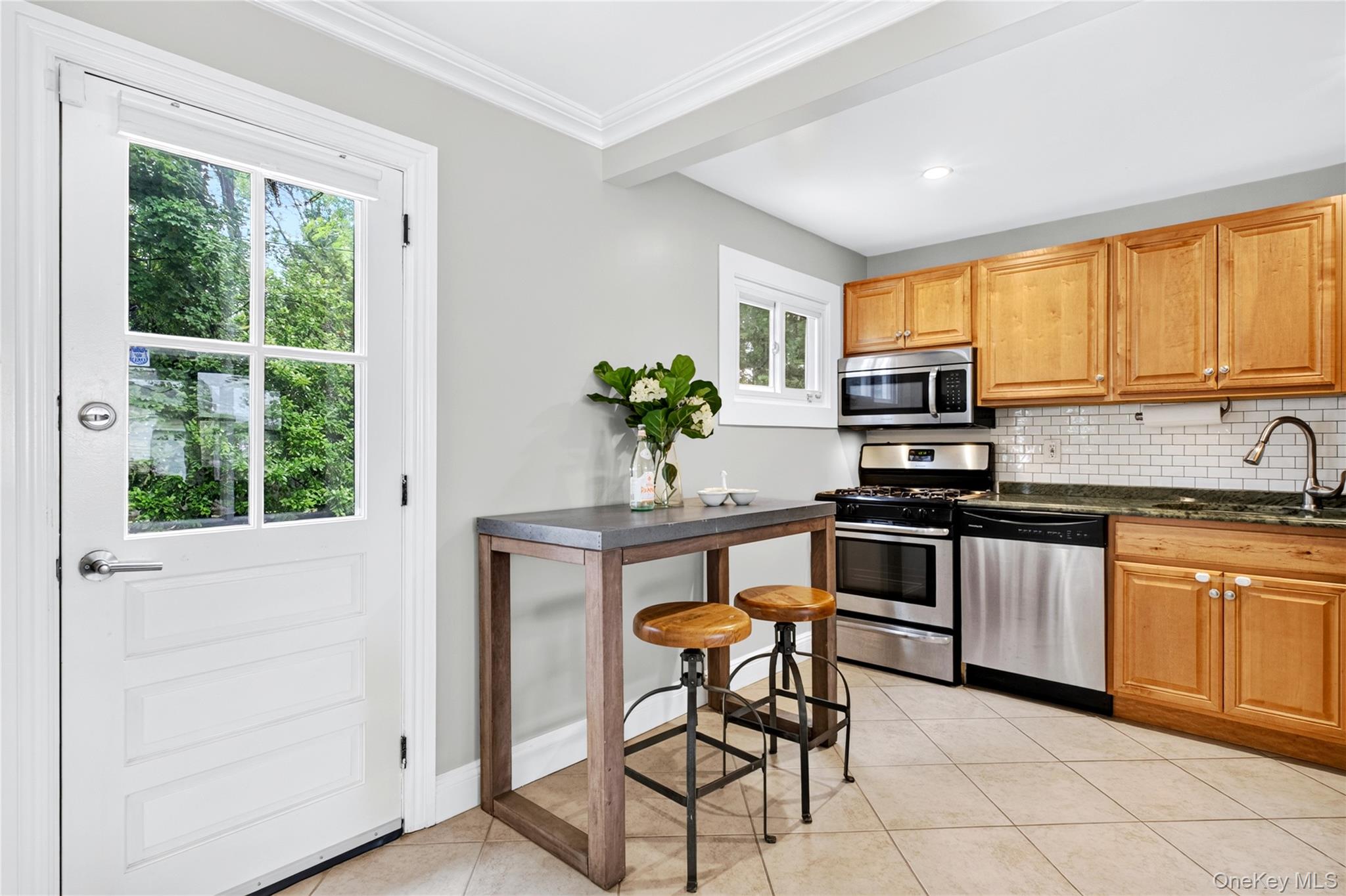 50 Commander Avenue — photo 11
