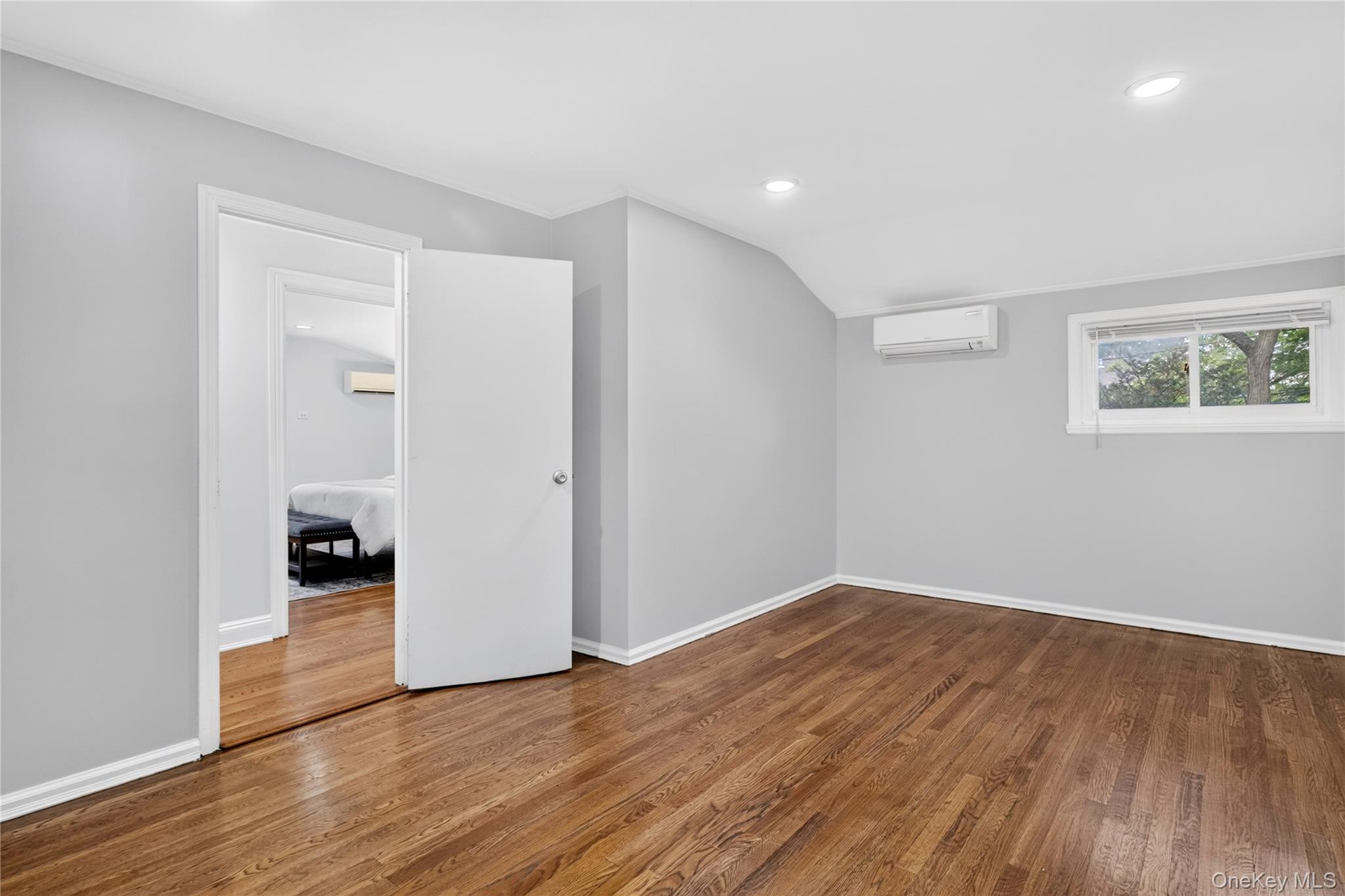 50 Commander Avenue — photo 25