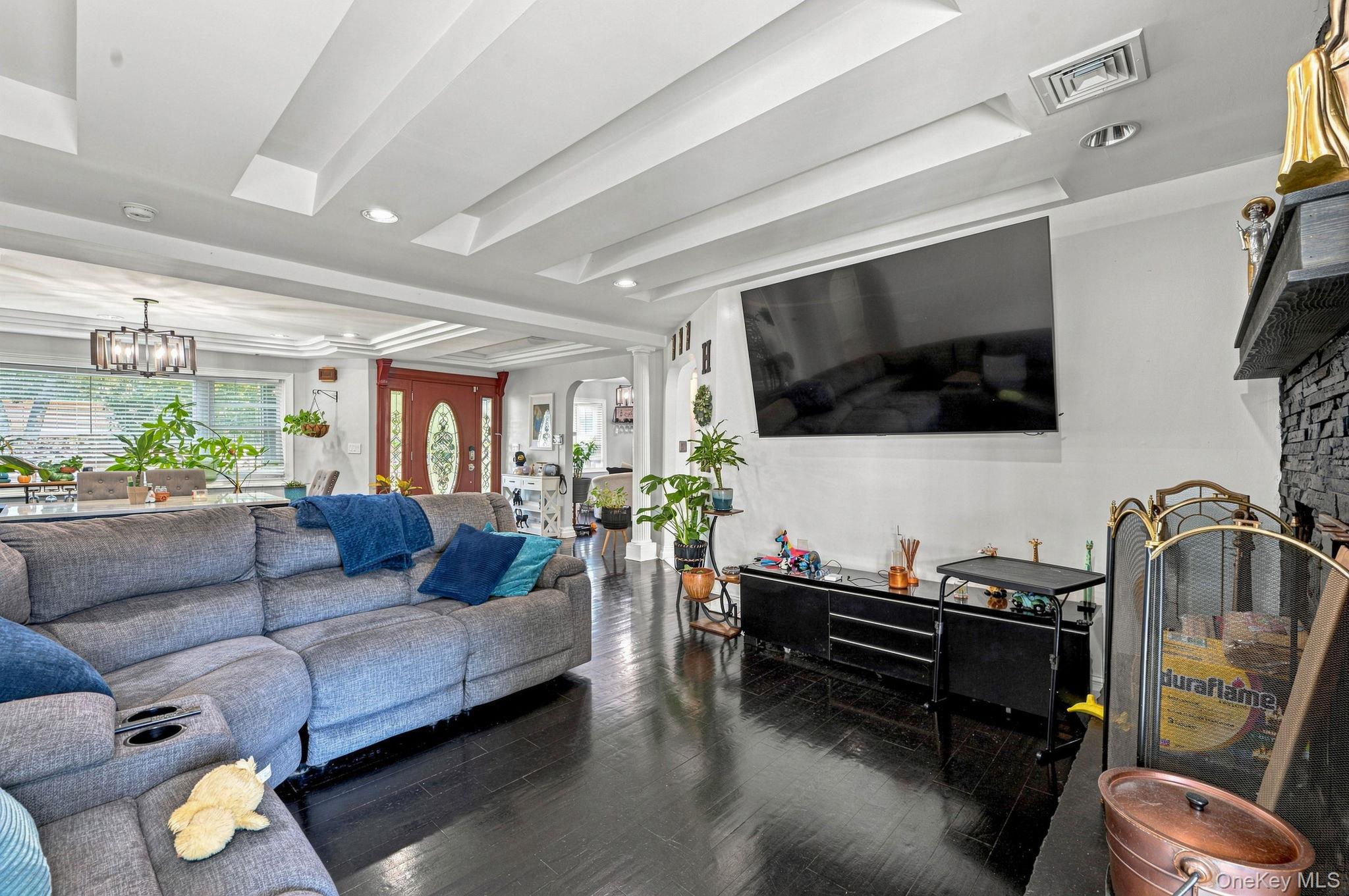 8 Ralph Avenue — photo 21