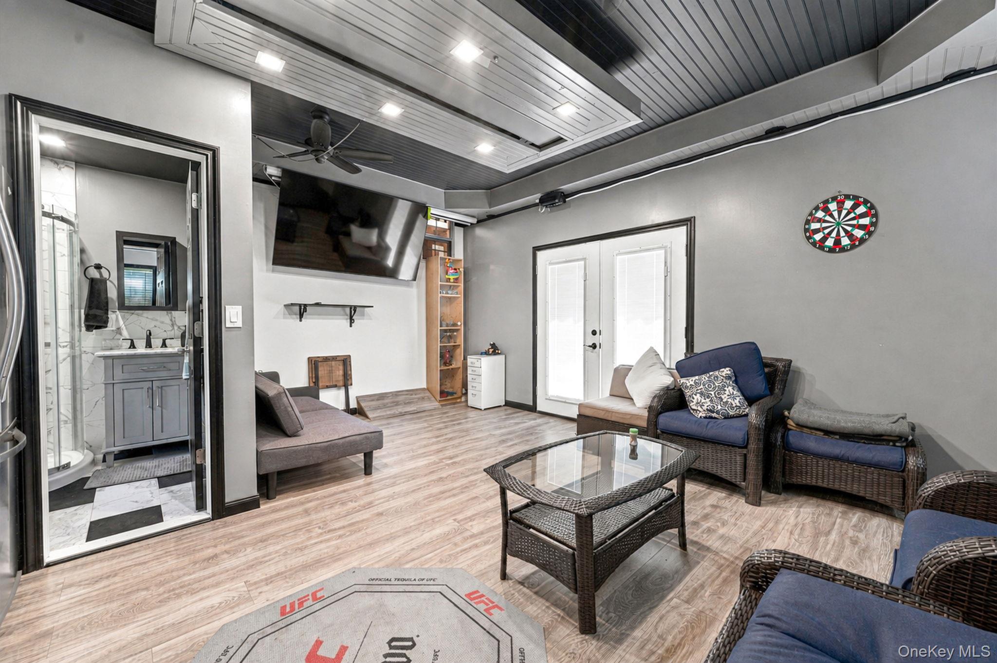 8 Ralph Avenue — photo 44