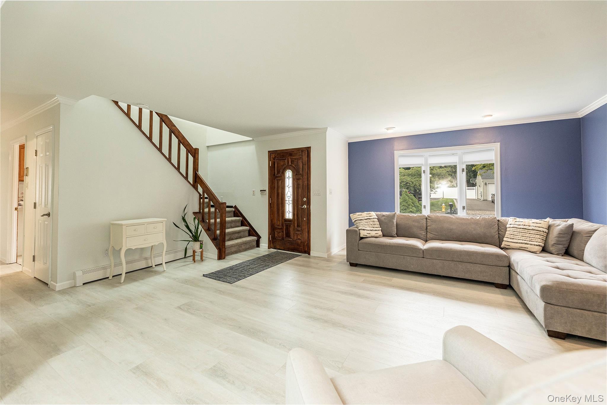 24 Gainsborough Road — photo 3