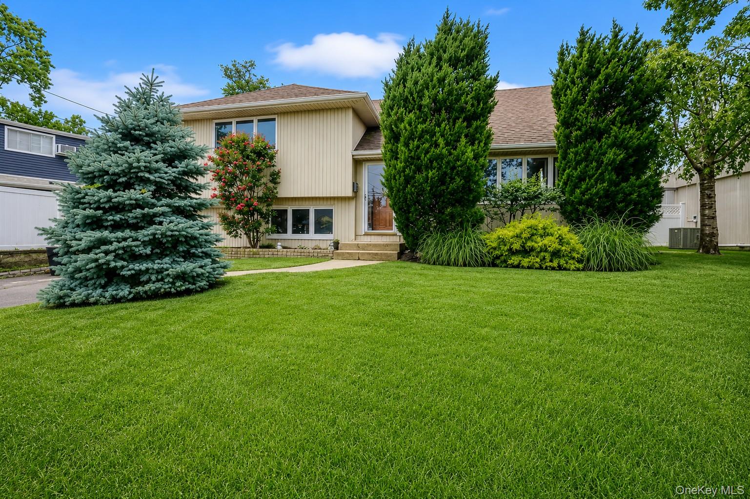 312 Waukena Avenue, Oceanside