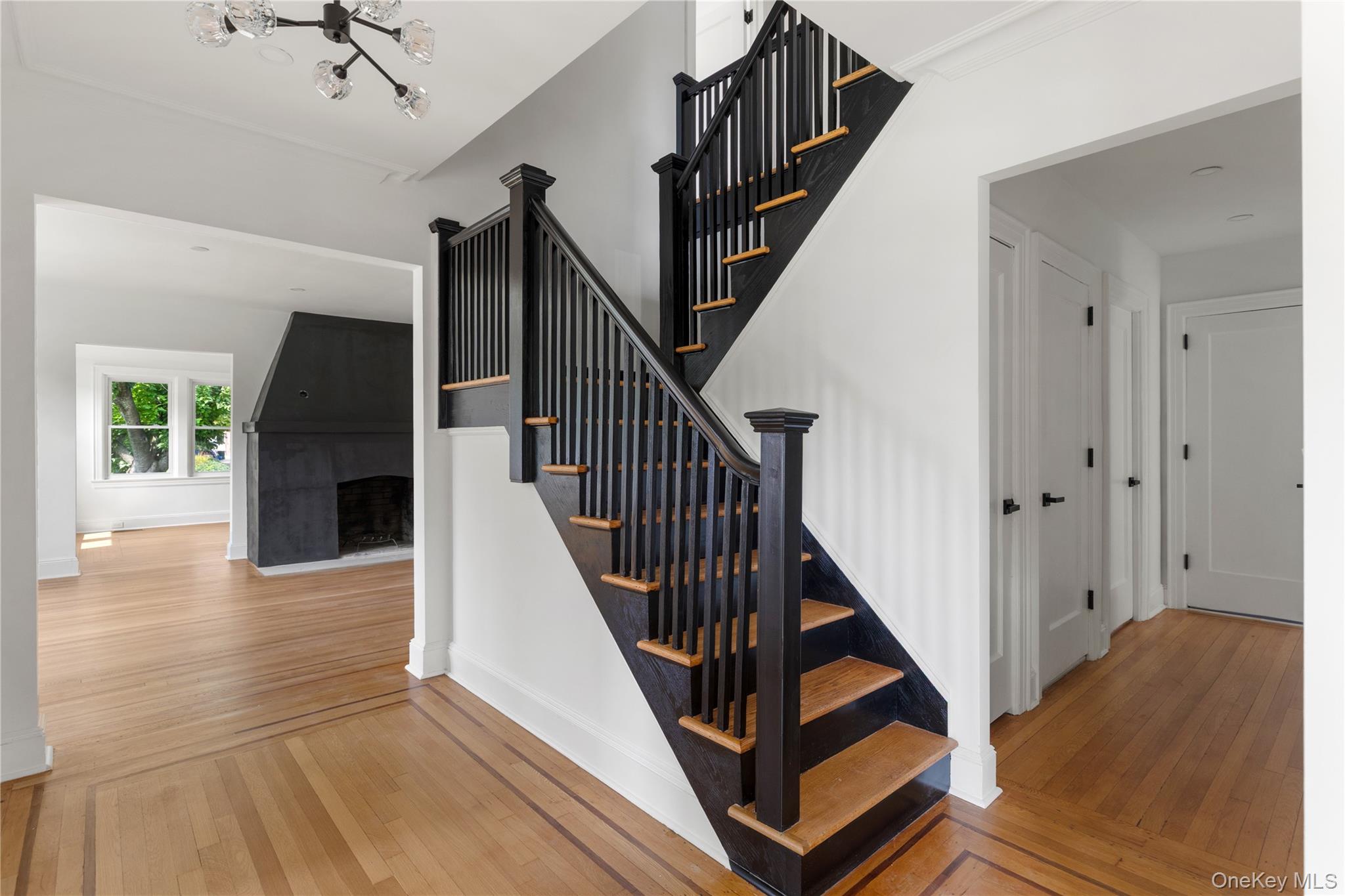 220 Pomander Road — photo 2