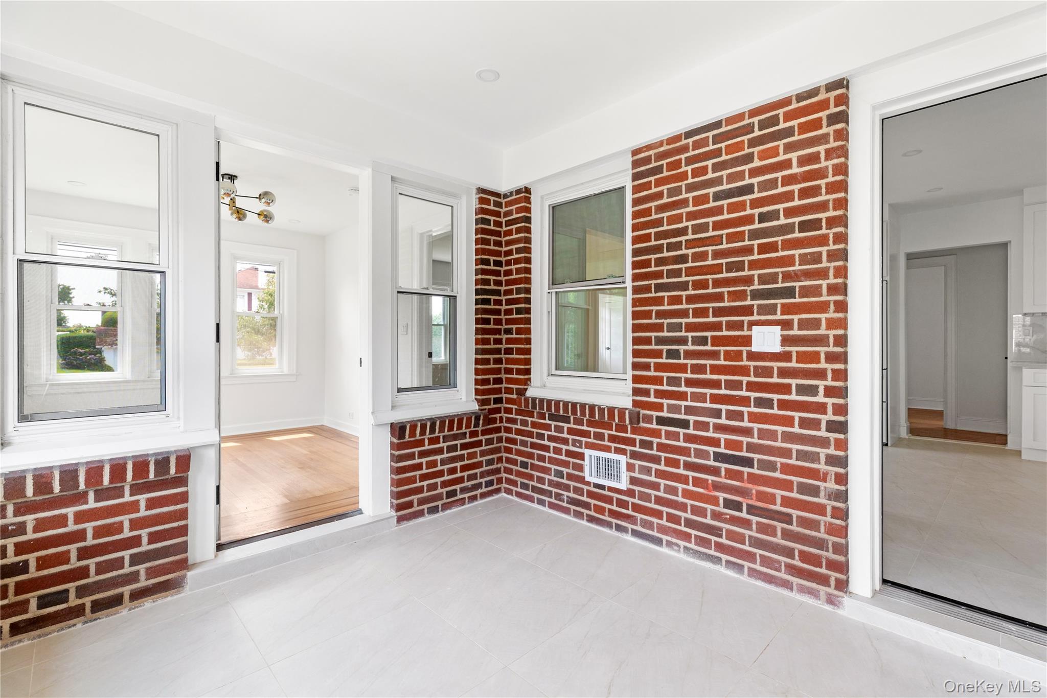 220 Pomander Road — photo 9