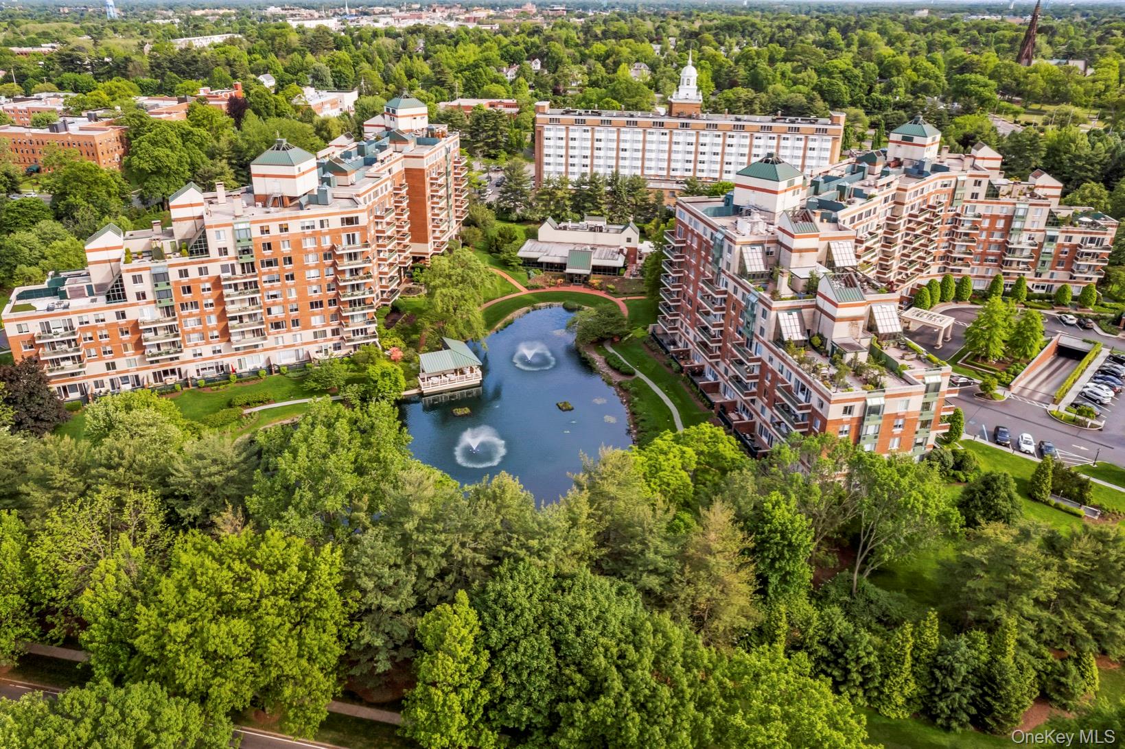 111 Cherry Valley Avenue #PH4, Garden City