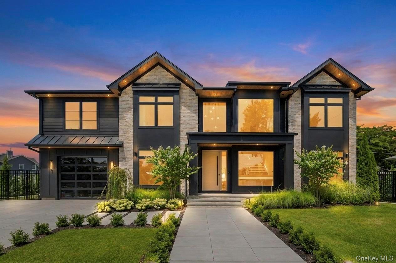 2017 Ladenburg Drive, Westbury