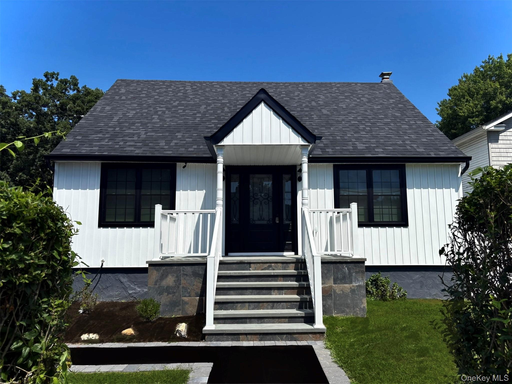 7 Lakeland Street, Bay Shore