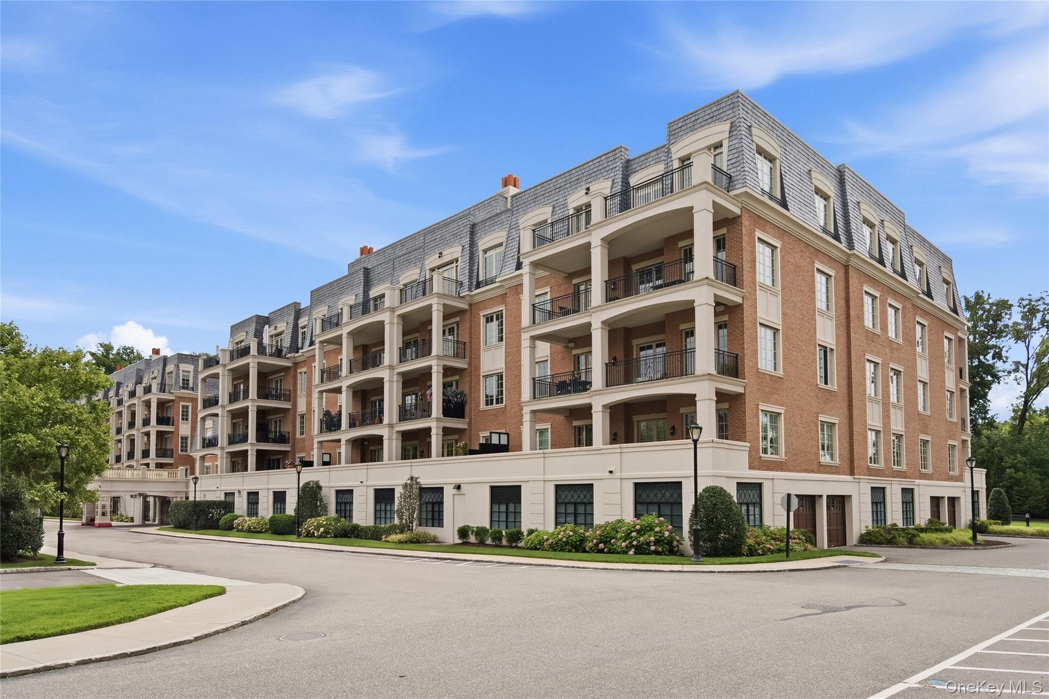 3000 Royal Court #3206, North Hills