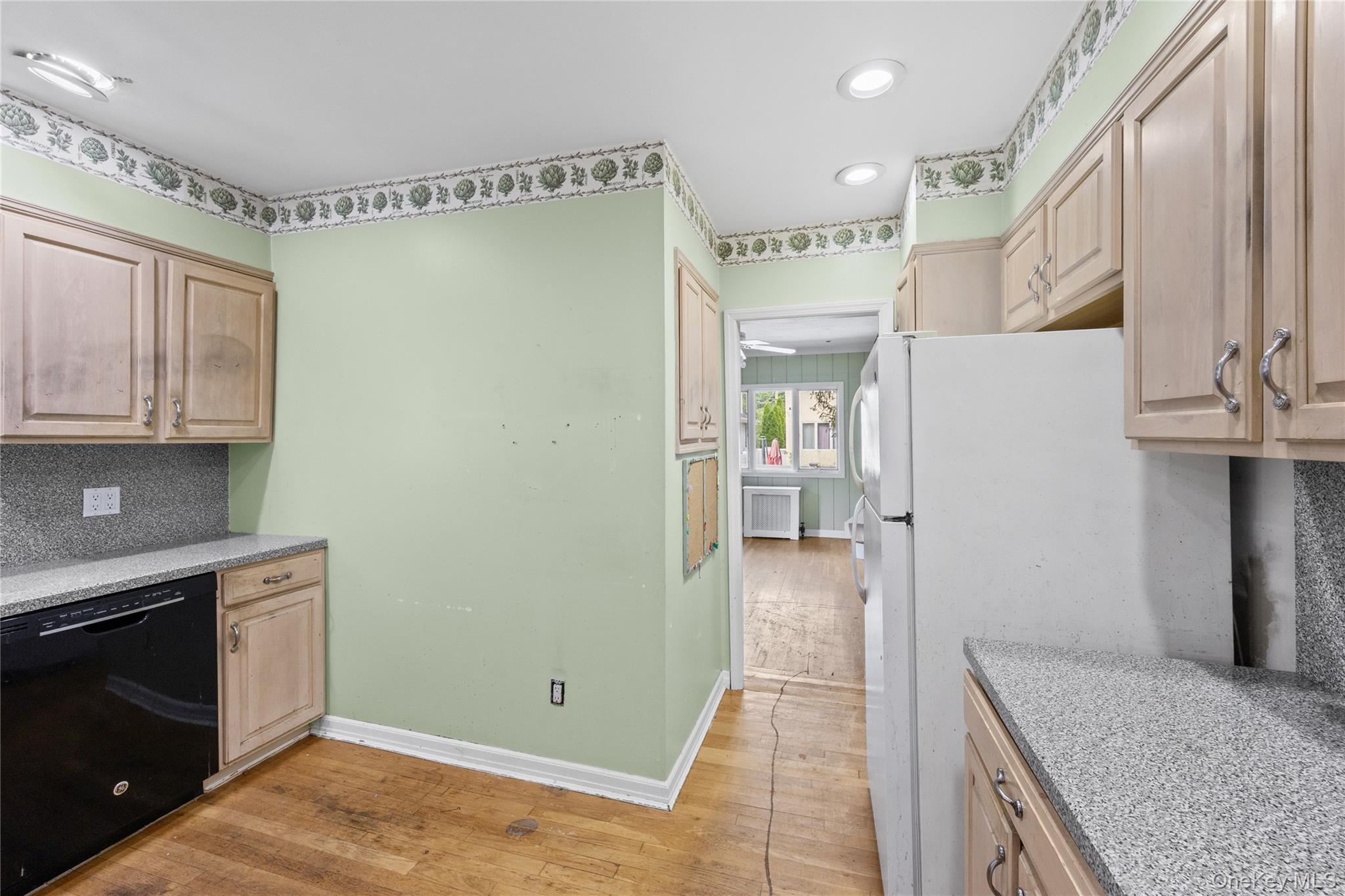 319 Frankel Boulevard — photo 15