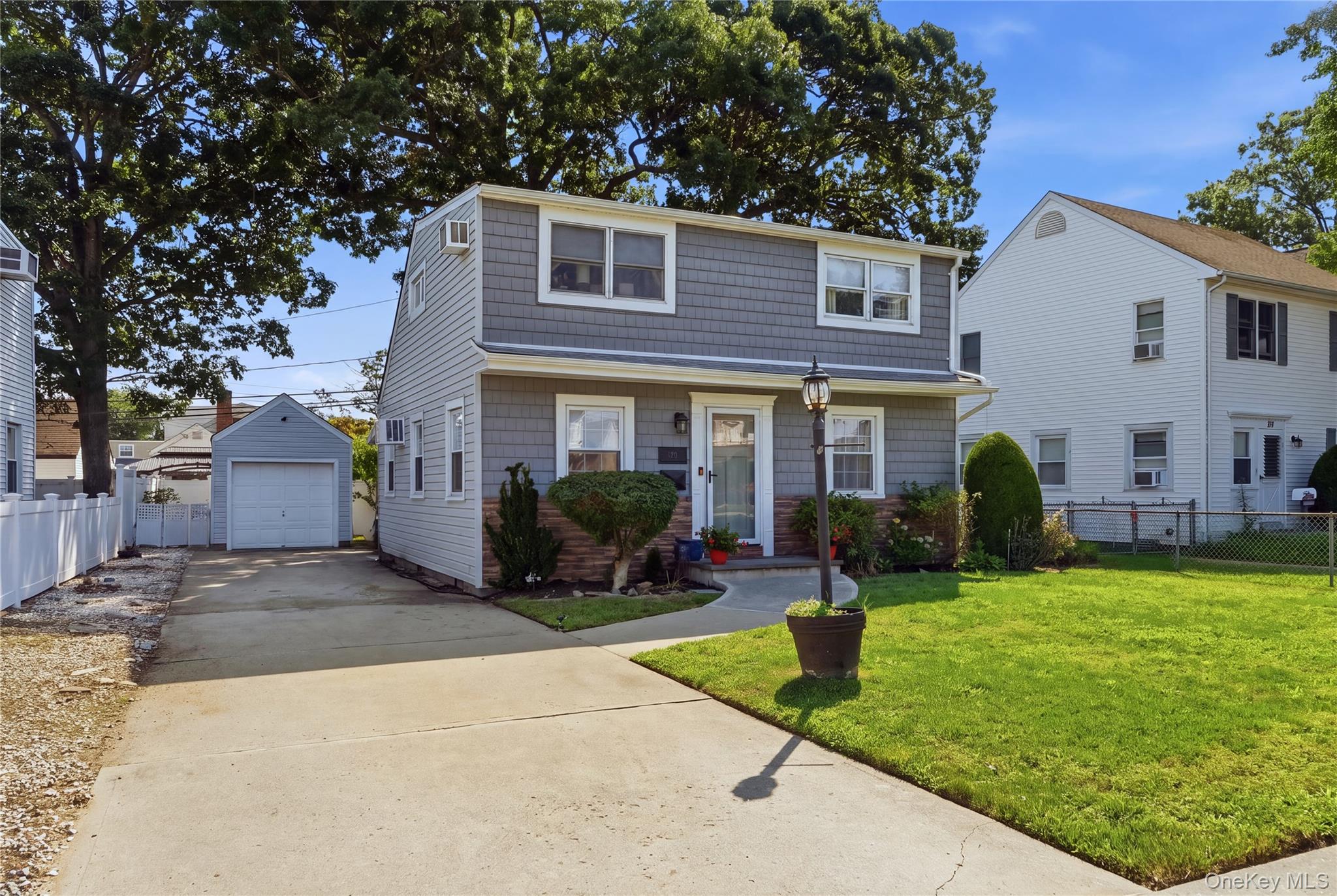 205 Stuart Road — photo 2