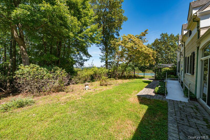 105 Laurel Lane — photo 34